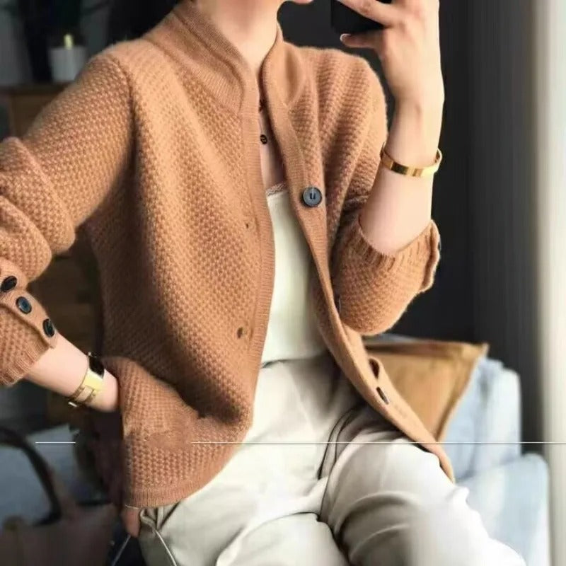 Norielle Elegant Strik kardigan s knoflíky béžový