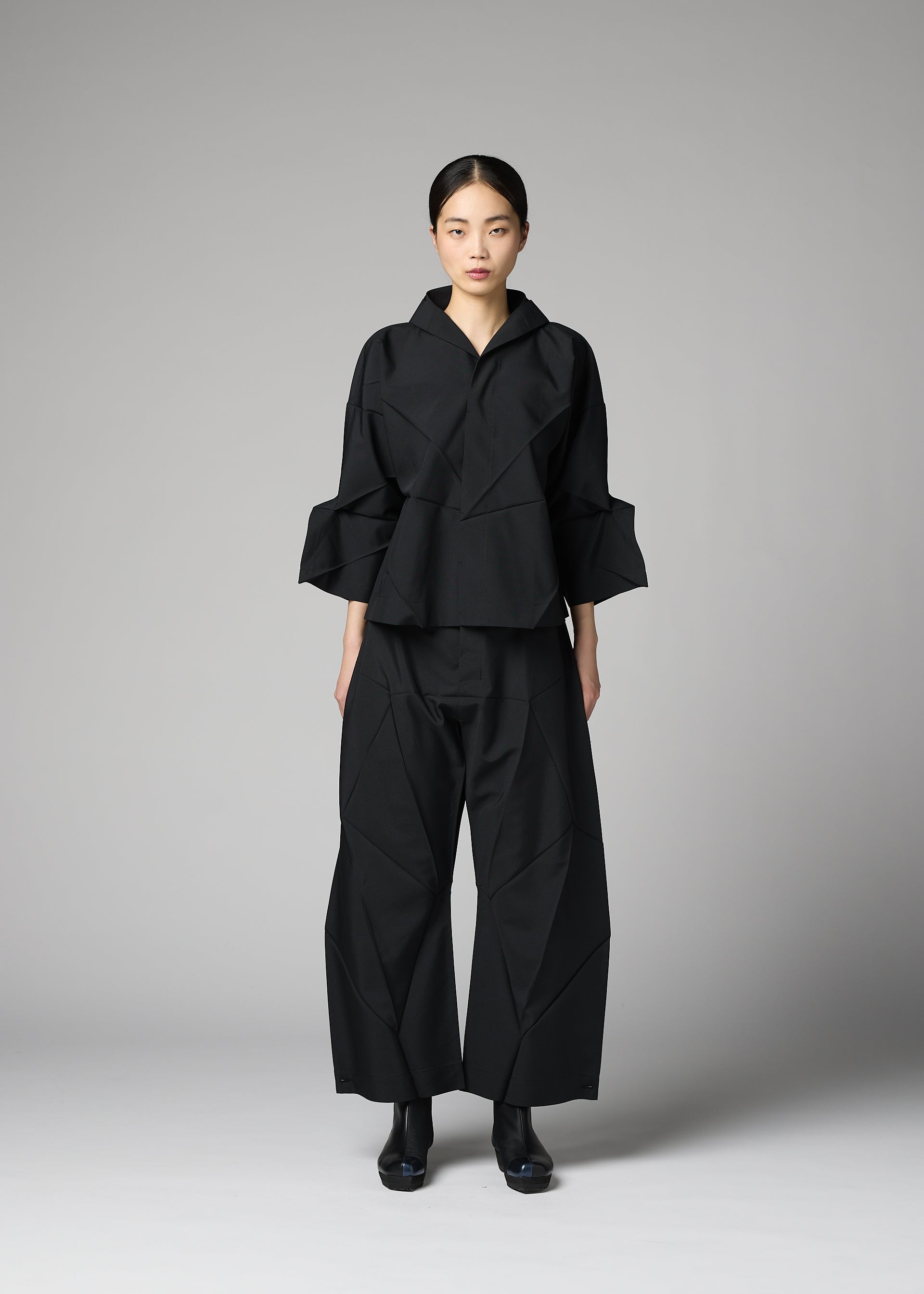 Issey Miyake 132 5. F-SH-1 skládaná košile bílá