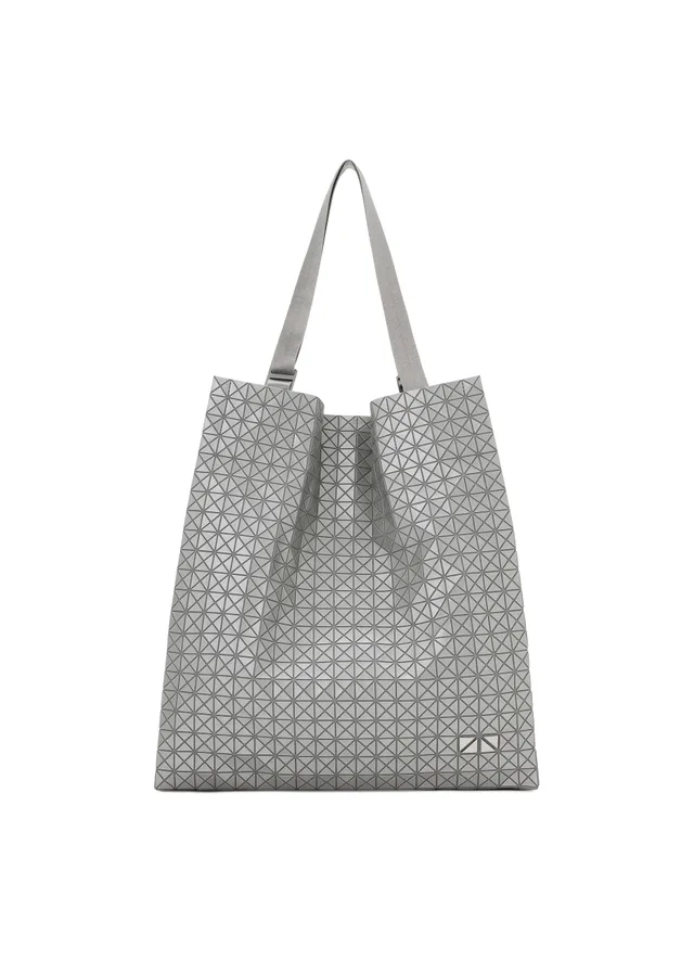 Issey Miyake Cart S Reflector tote kabelka silver na notebook