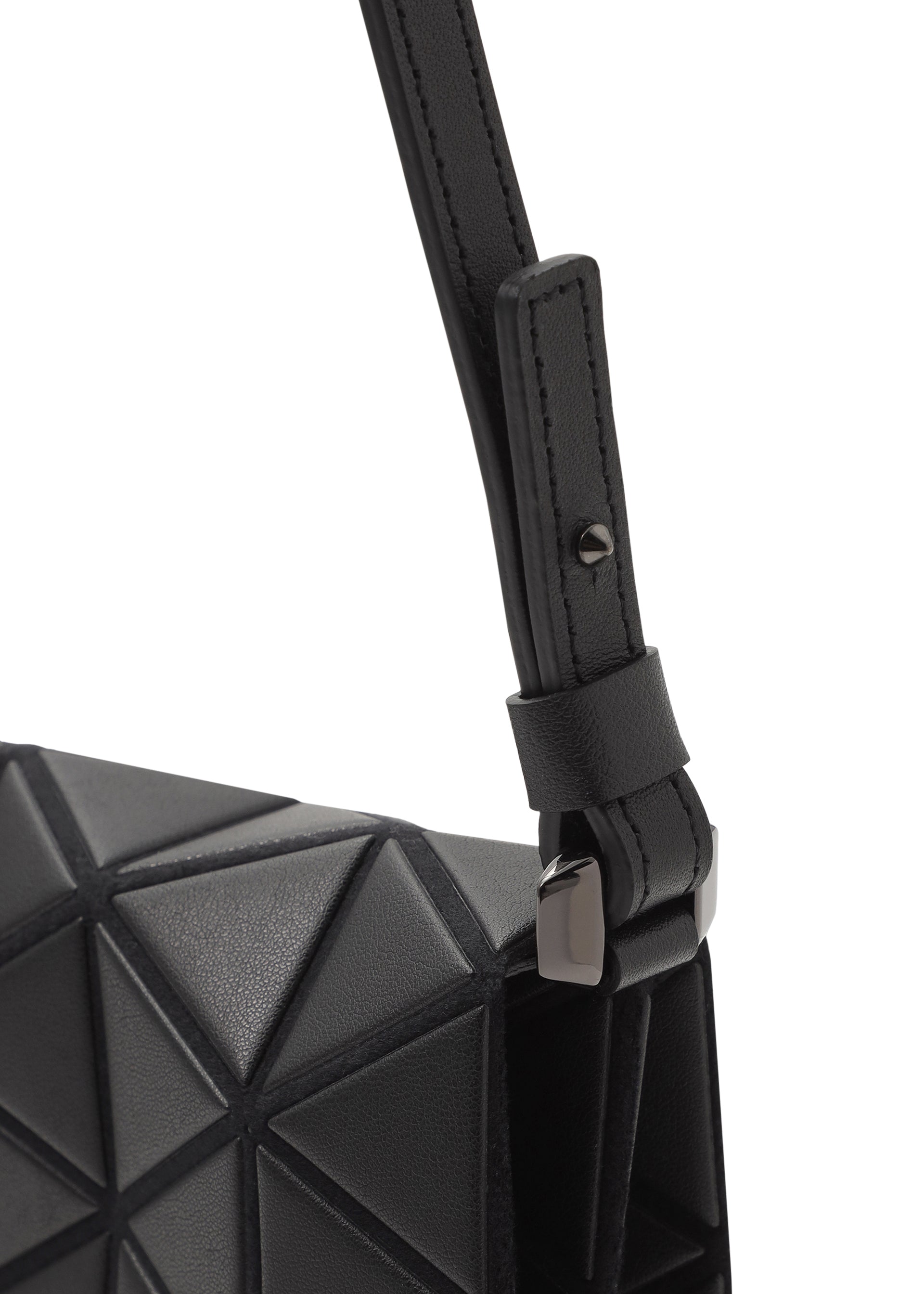 Issey Miyake Tonneau Matte kabelka matně černá
