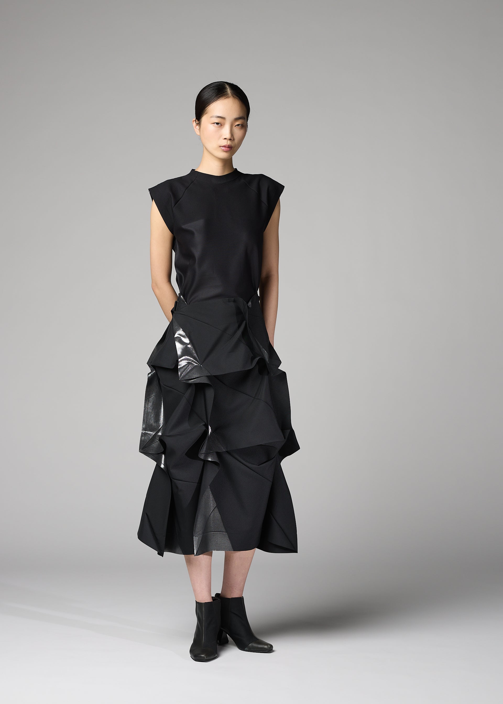 Issey Miyake 132 5. No.1-2 sukně black silver