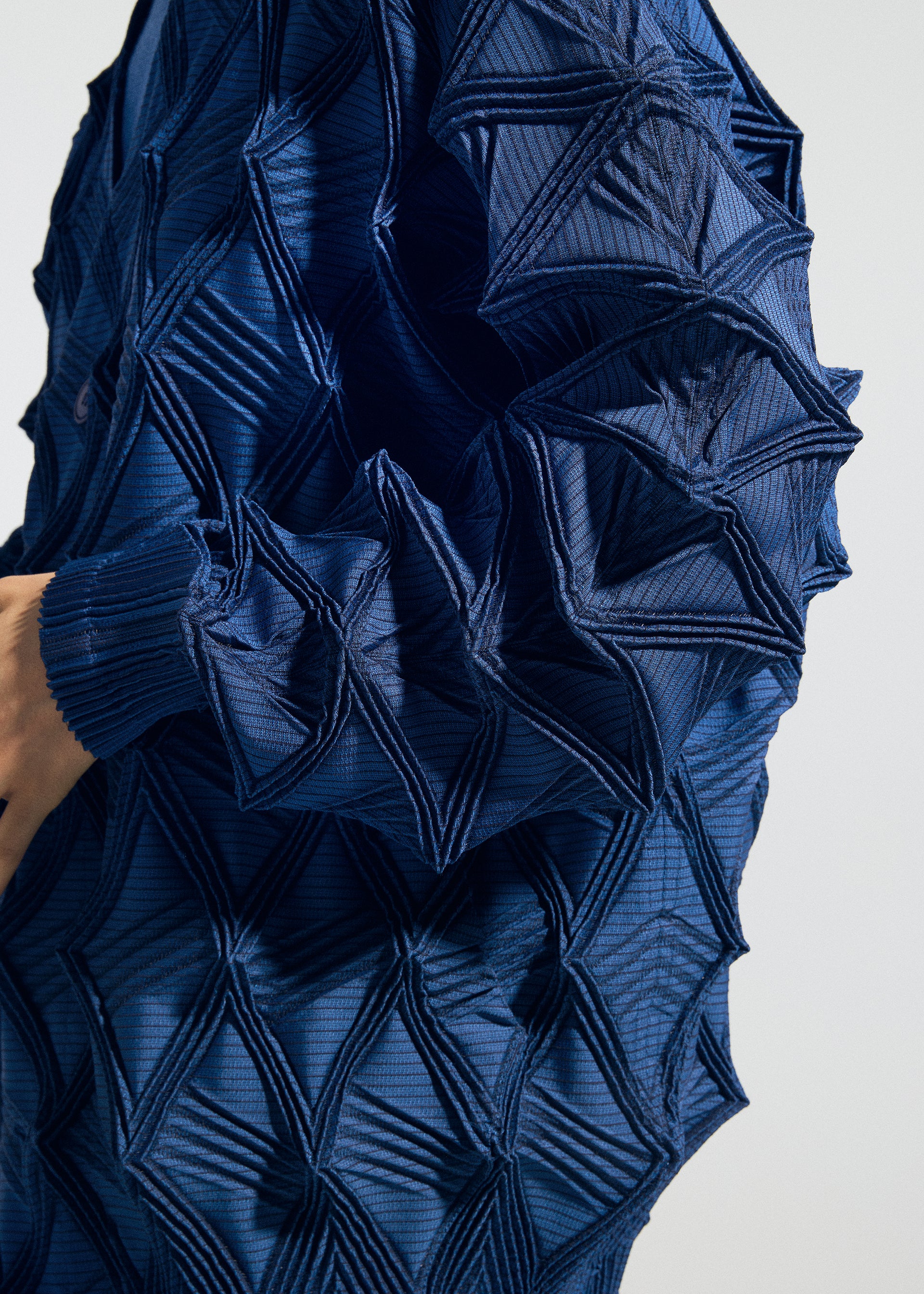 Issey Miyake Type-O 023 kardigan Black strečový
