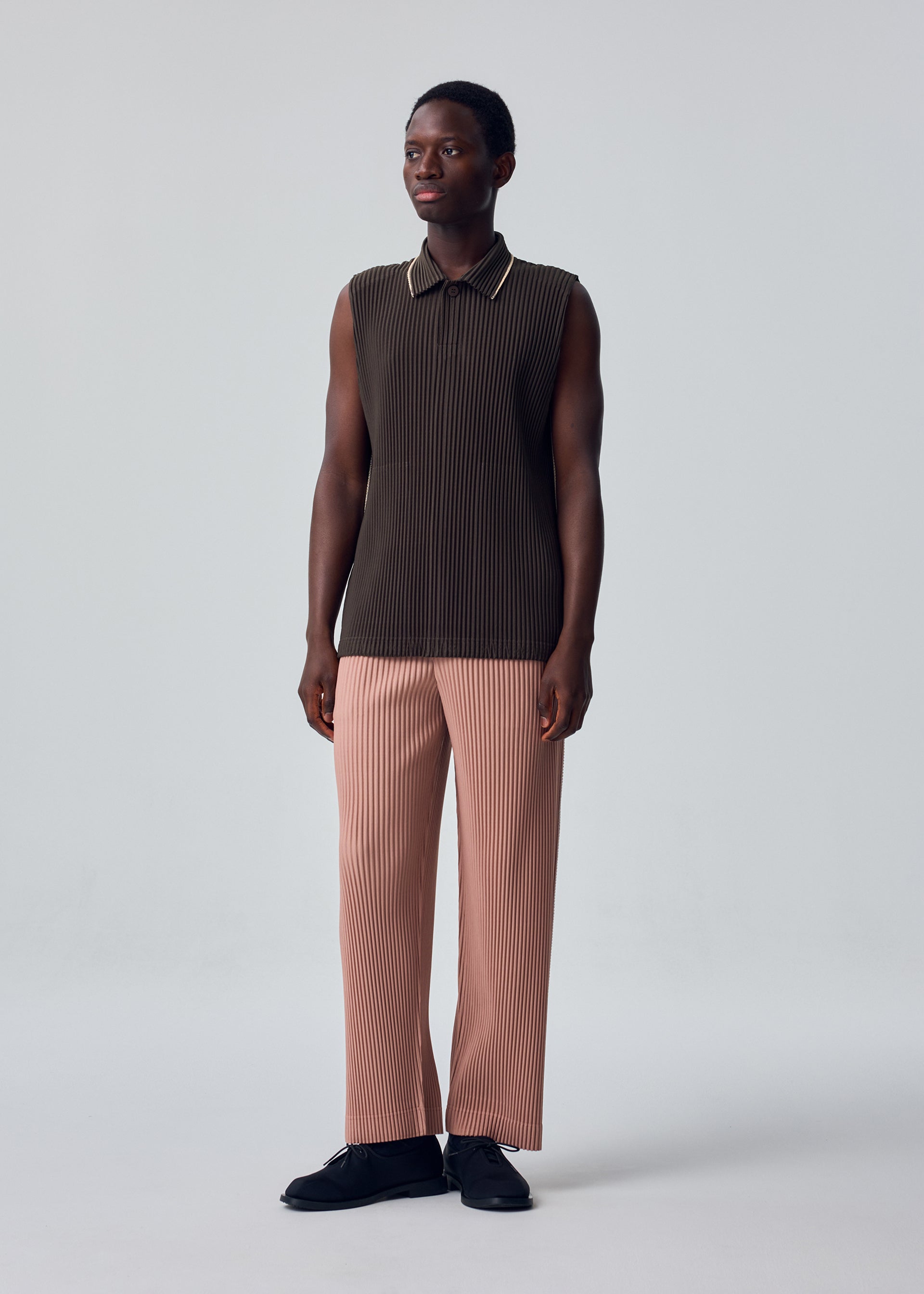 Homme Plissé Issey Miyake Embroidery Stripes top bez rukávů