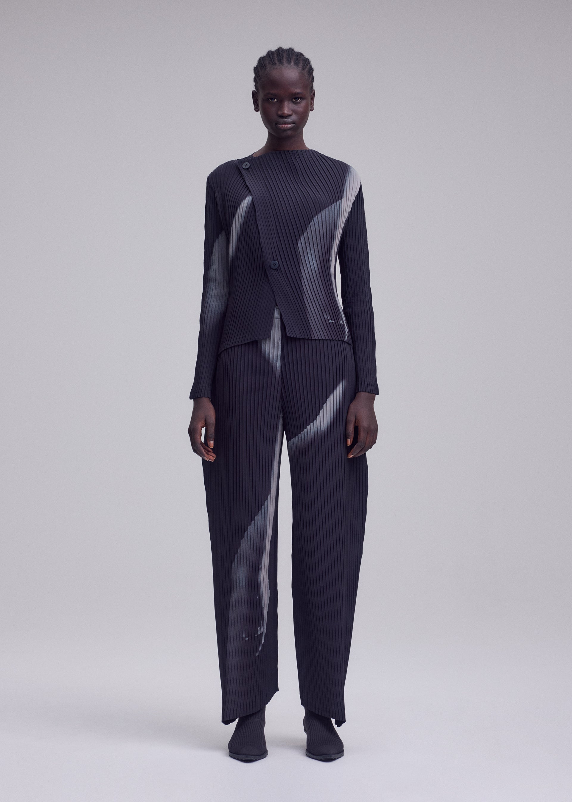Issey Miyake Hands of Lover Pleats IM63FO181 kardigan černá 2 potisk