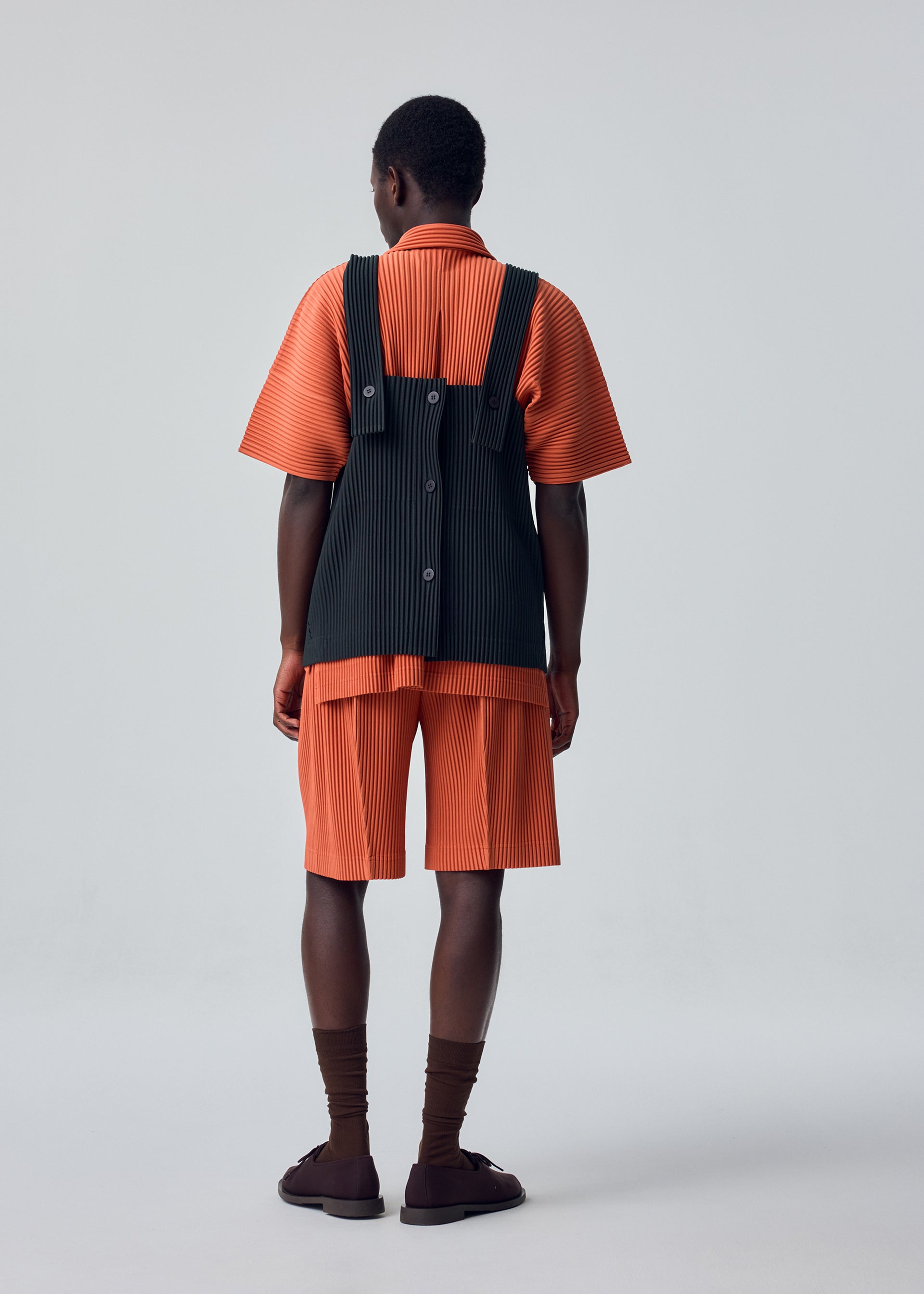 Issey Miyake Monthly Colors August vesta černá lehká polyester