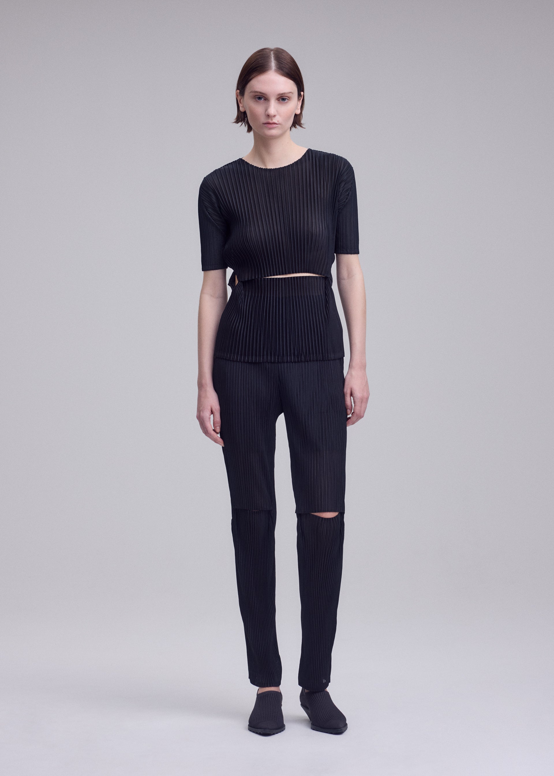 Issey Miyake Sheer Slit Pleats top černý vel. 2