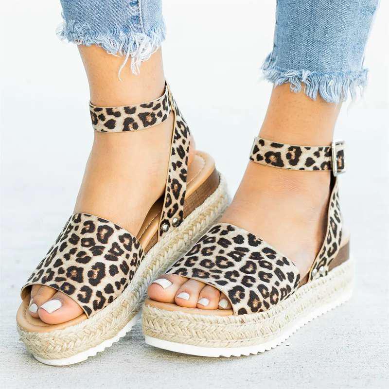 Norielle Espadrilky sandály na klínku hnědé