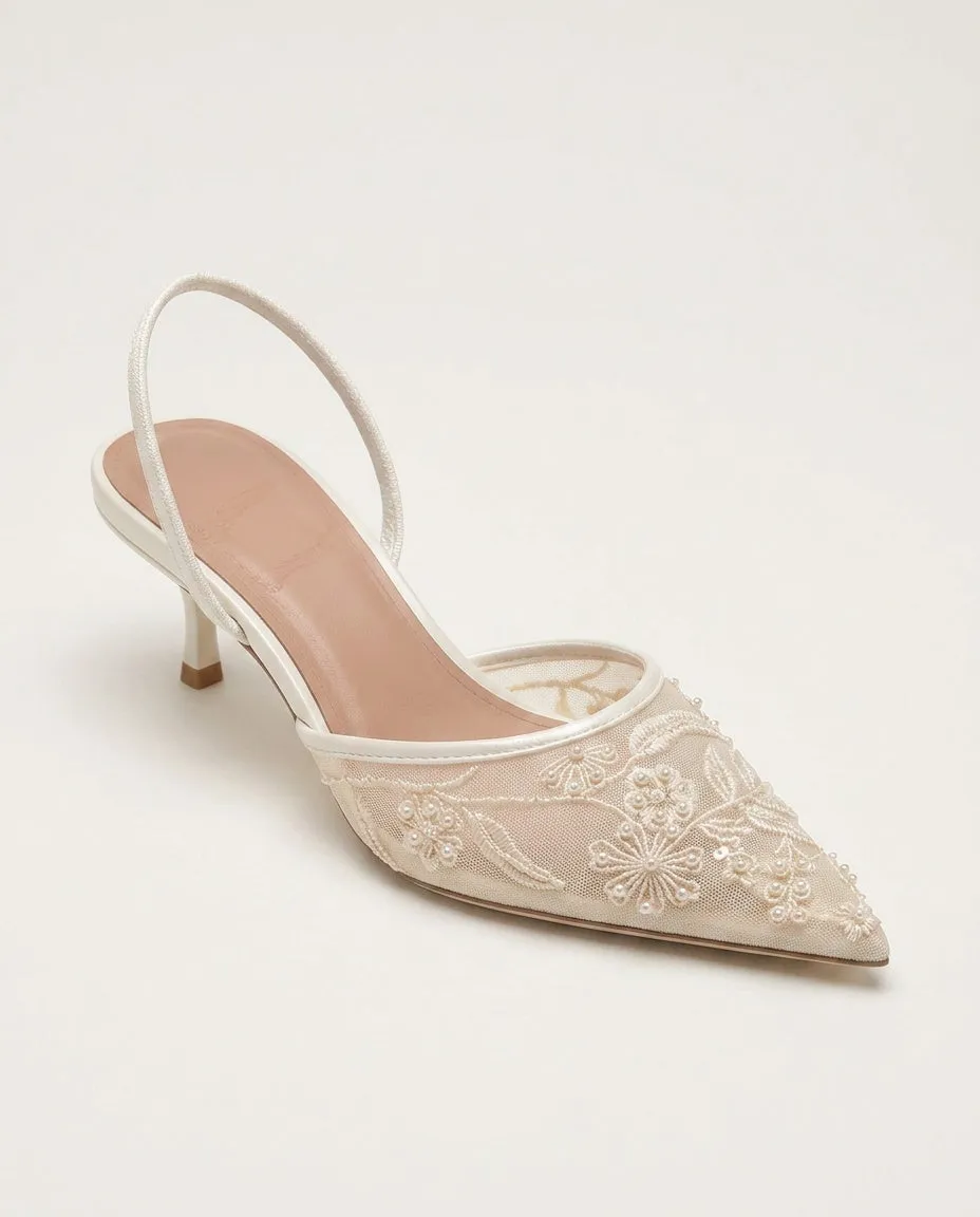 Norielle krajkové slingback lodičky kitten podpatek bílé