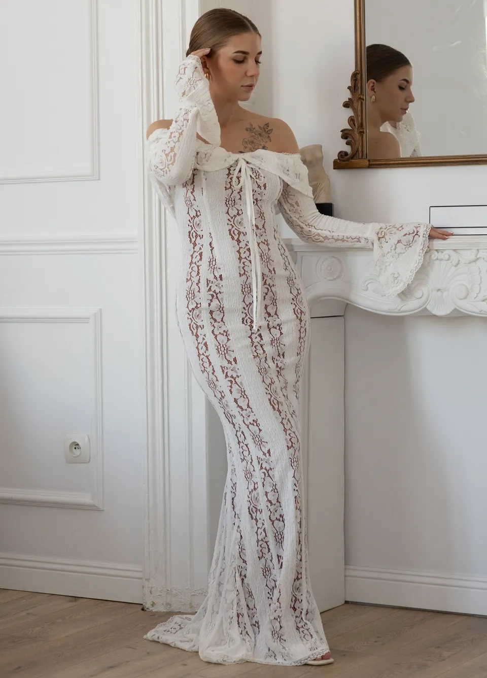 Norielle krajkové maxi šaty odhalená ramena
