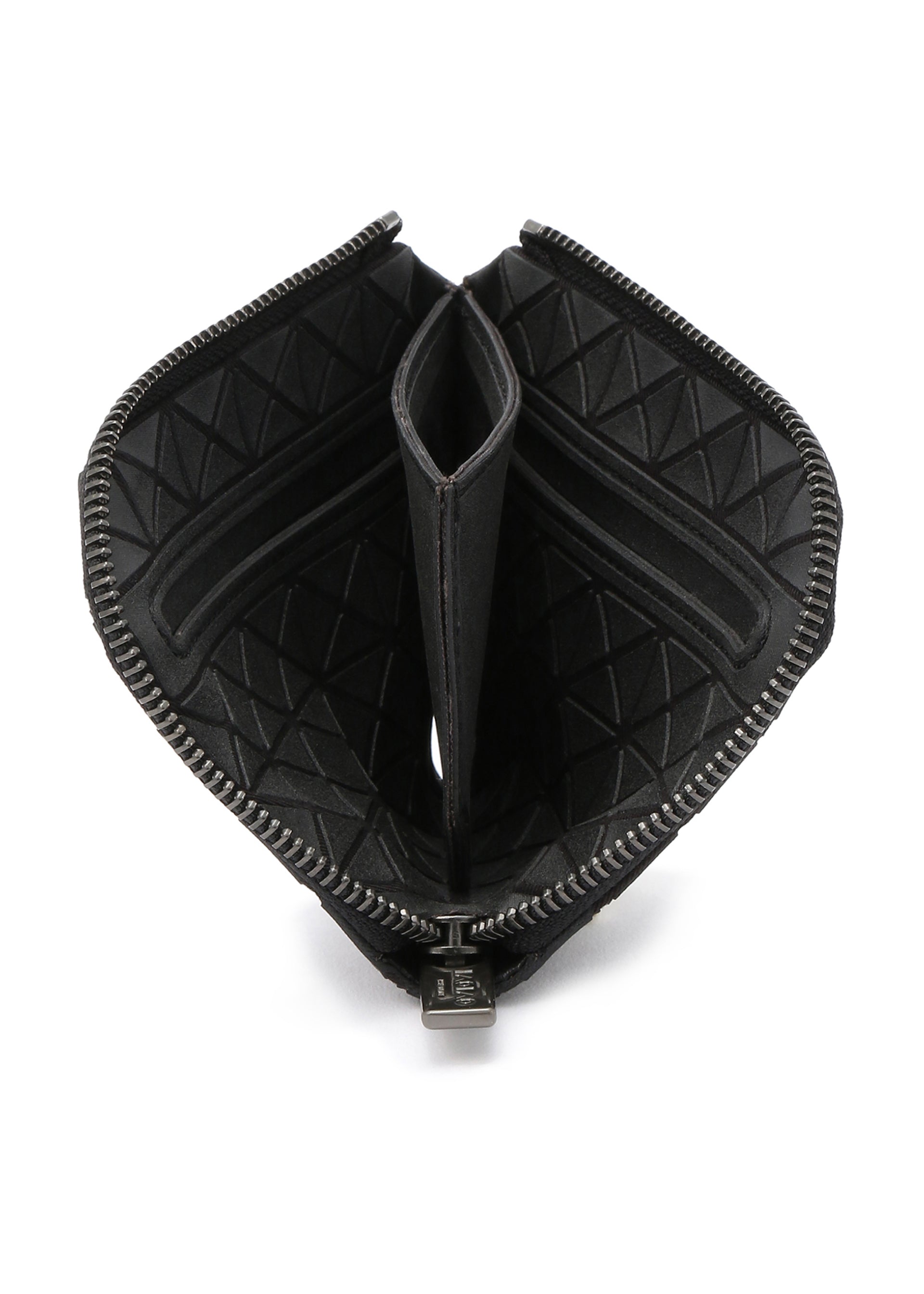 Issey Miyake Clam Wallet peněženka matná černá L-zip