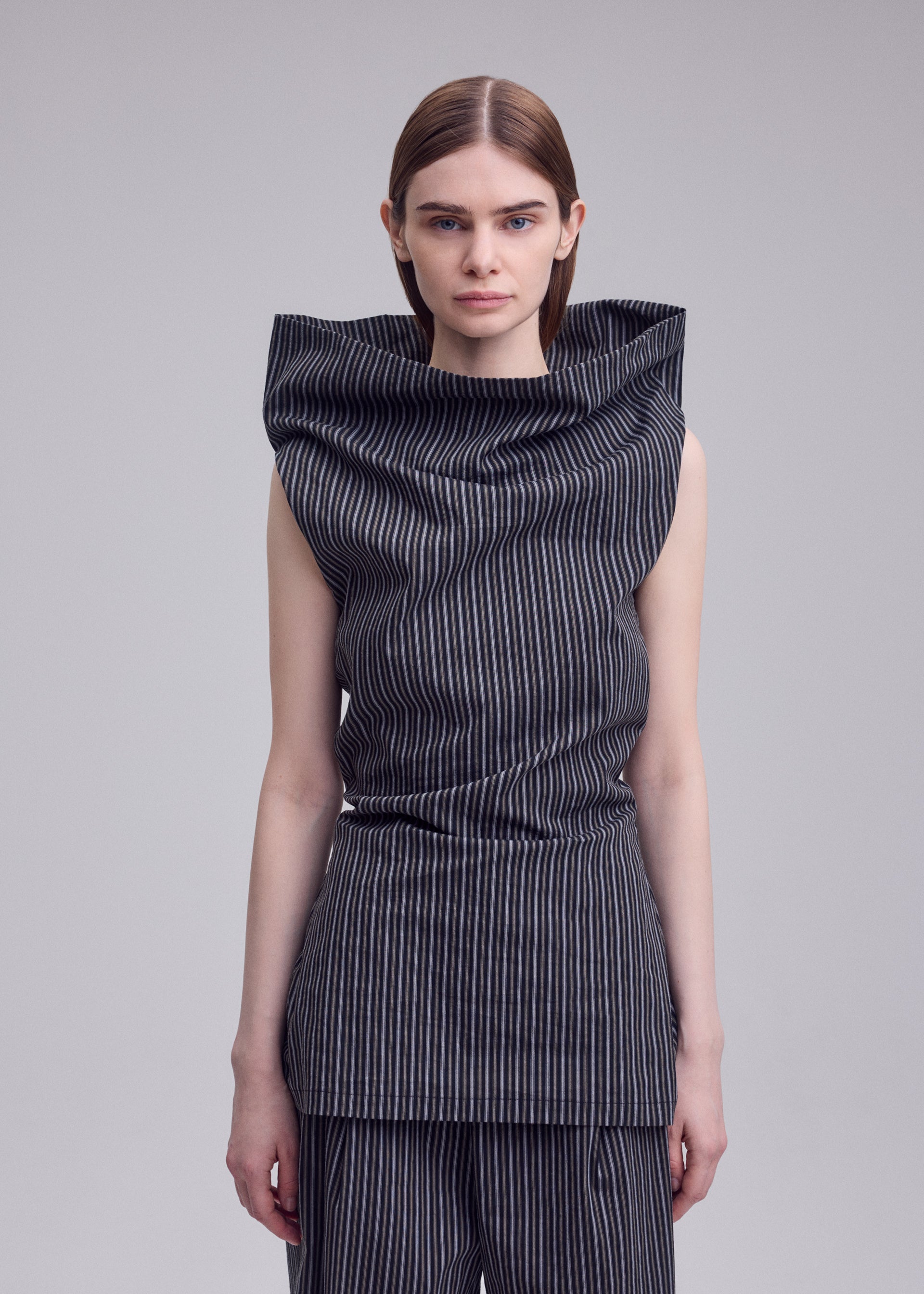 Issey Miyake Allow Stripe top bez rukávů bílý vel. 2