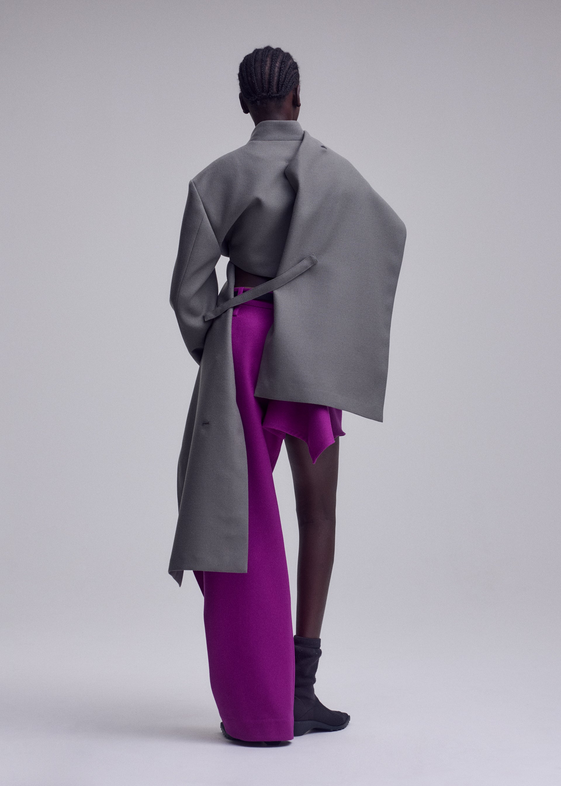 Issey Miyake Calligraph IM63FD053 sako šedé vlnene