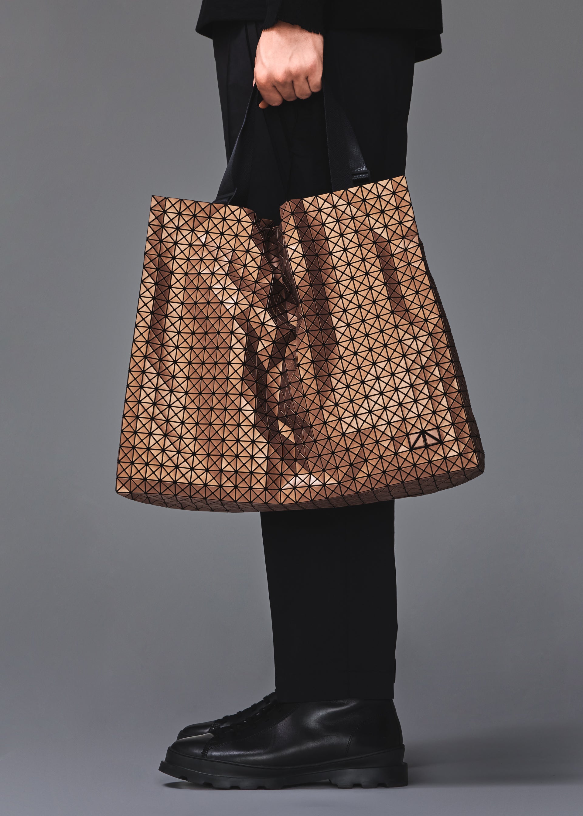 Issey Miyake CART REFLECTOR tote měděná reflexní A4