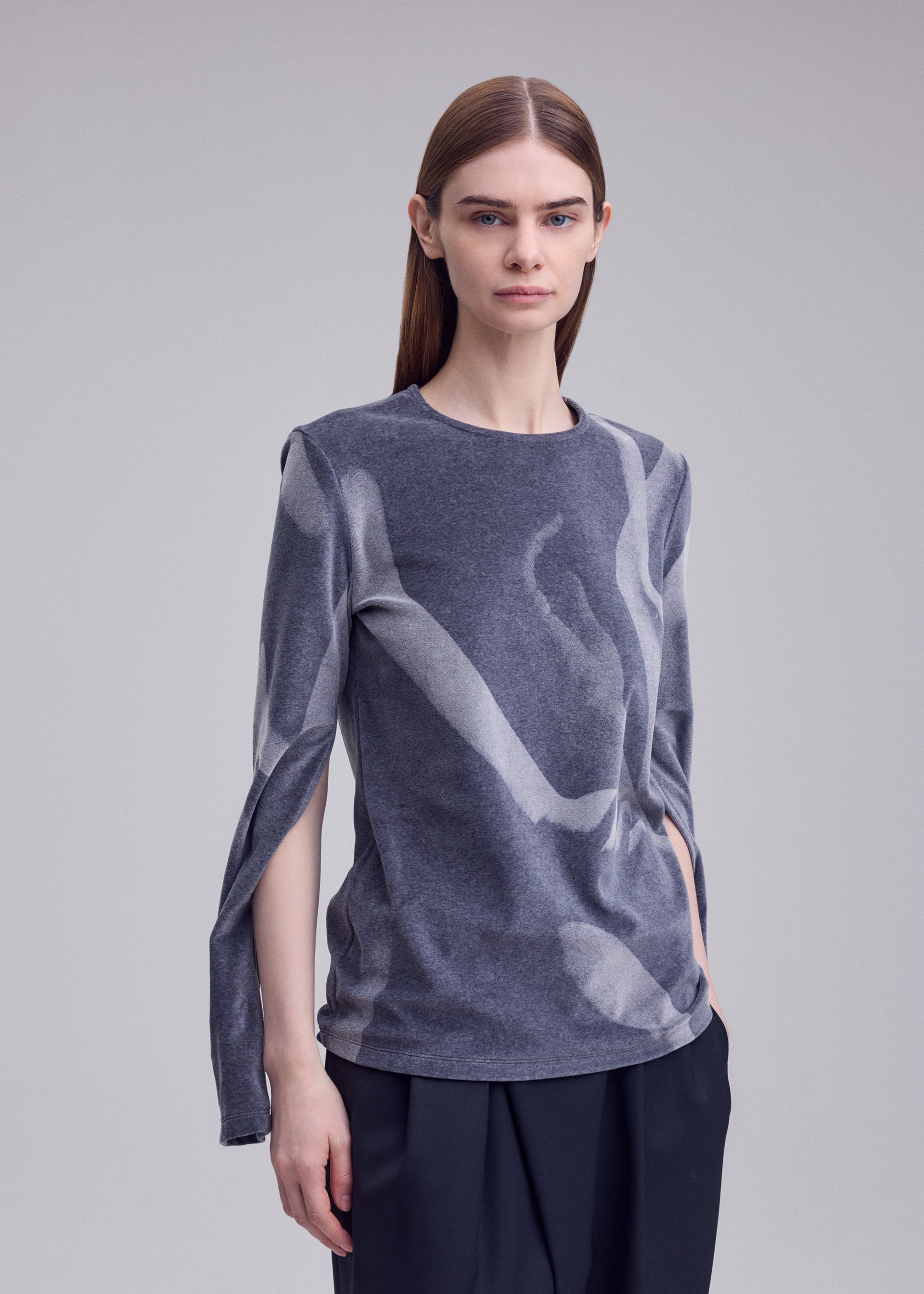 Issey Miyake Hands of Lover Velour top šedý vel. 2