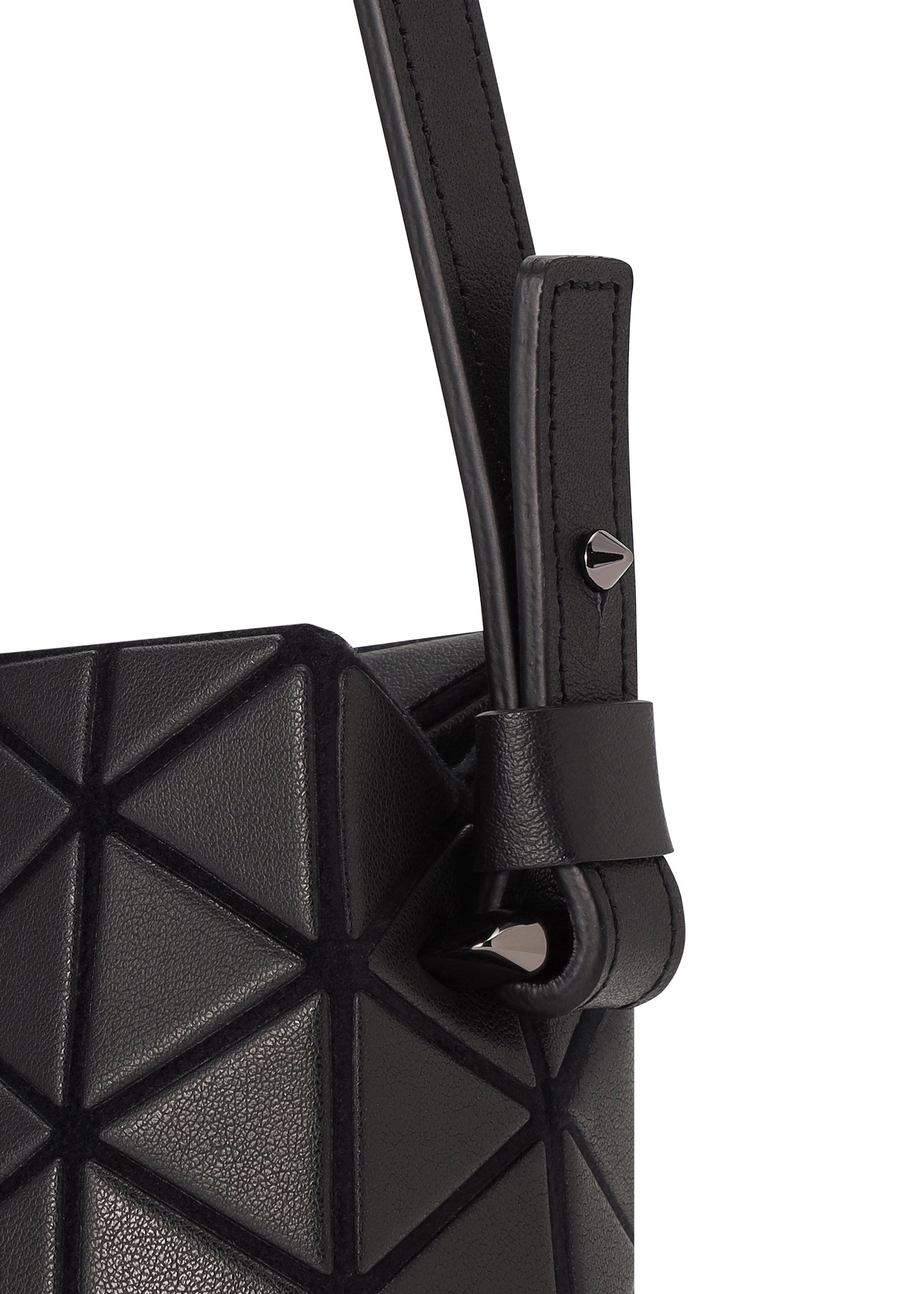 Issey Miyake Tonneau Matte mini kabelka matná černá