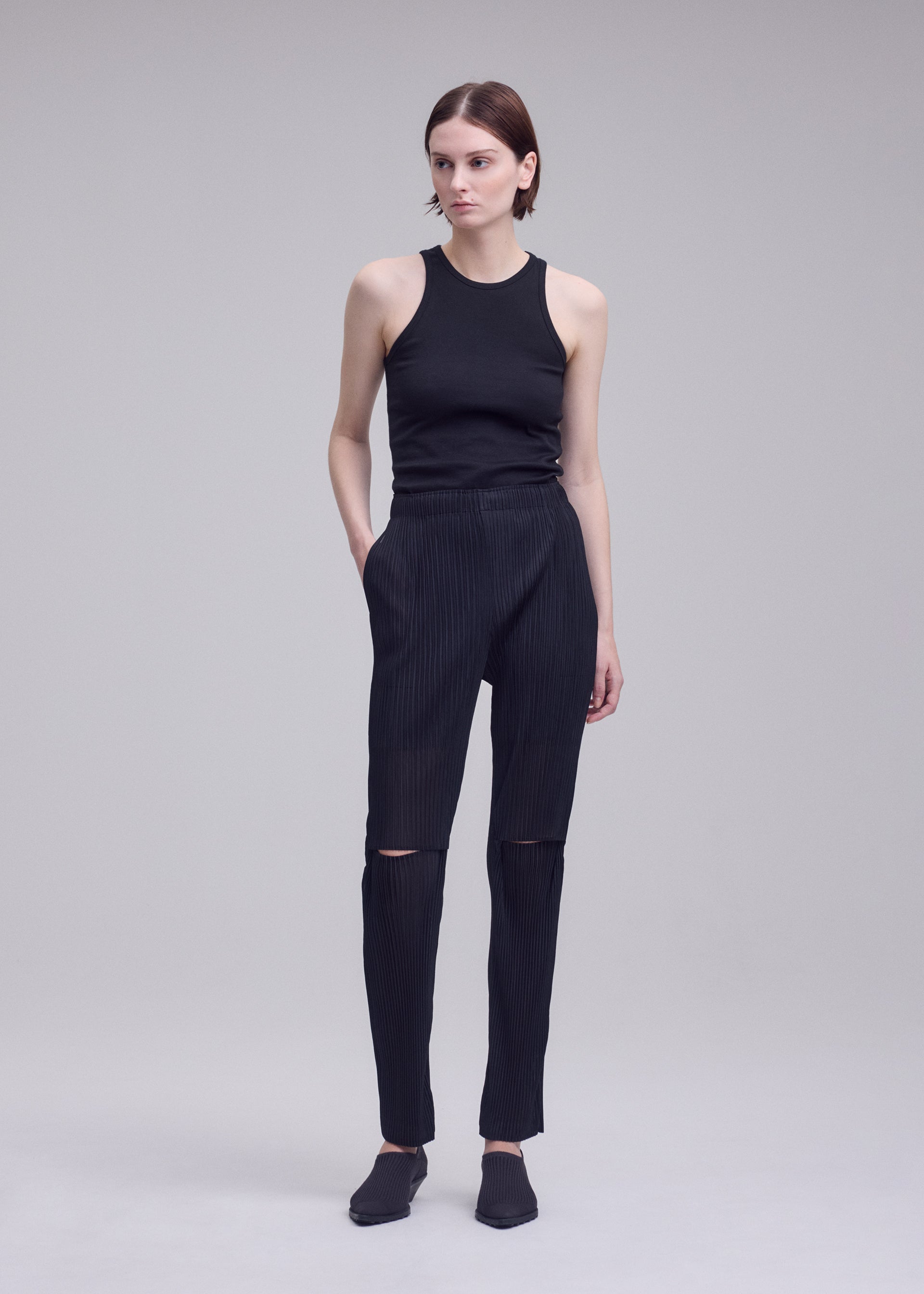 Issey Miyake Sheer Slit Pleats kalhoty černé průsvitné