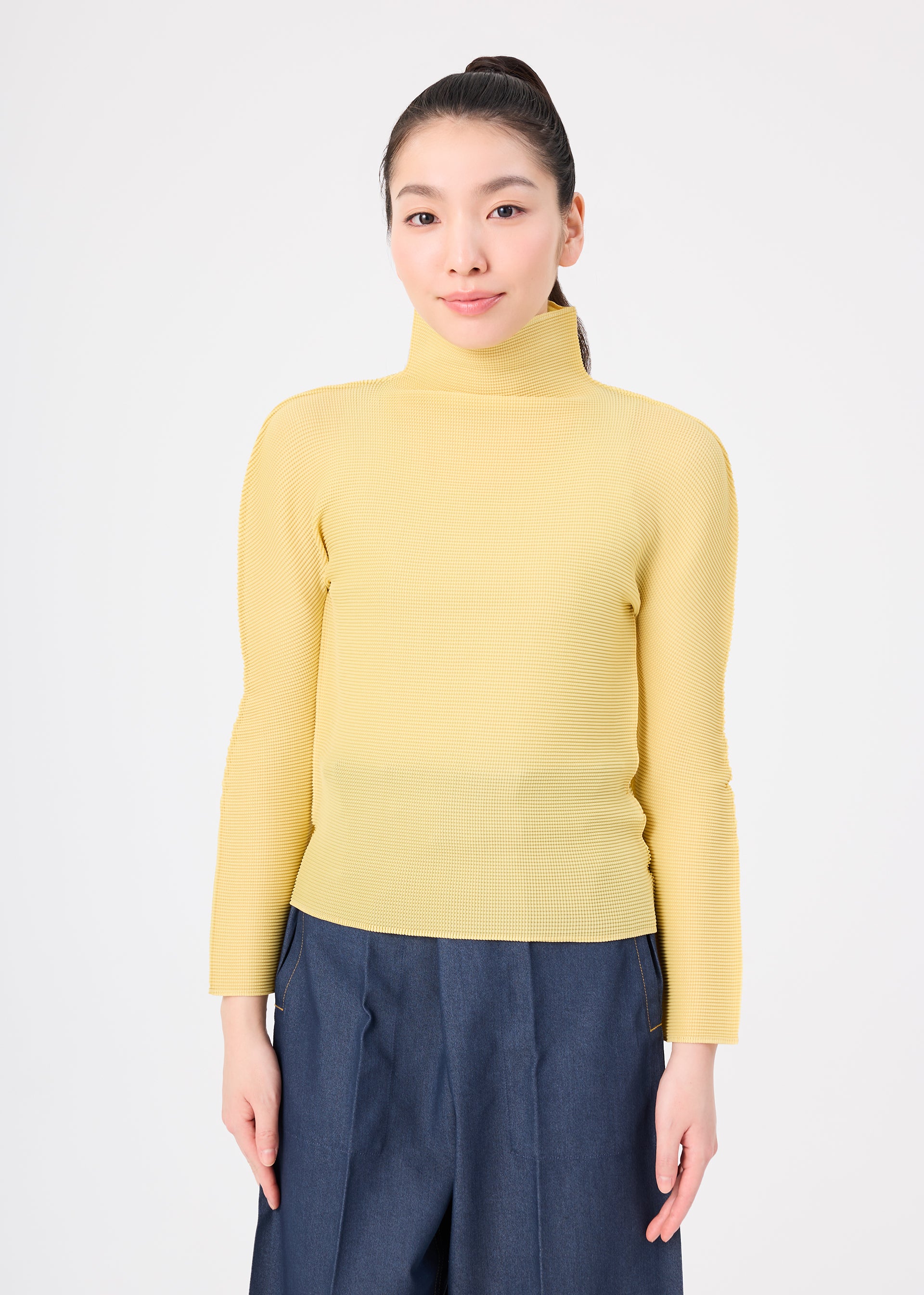 Issey Miyake Stretch Pleats 4 top taupe strečový rolák