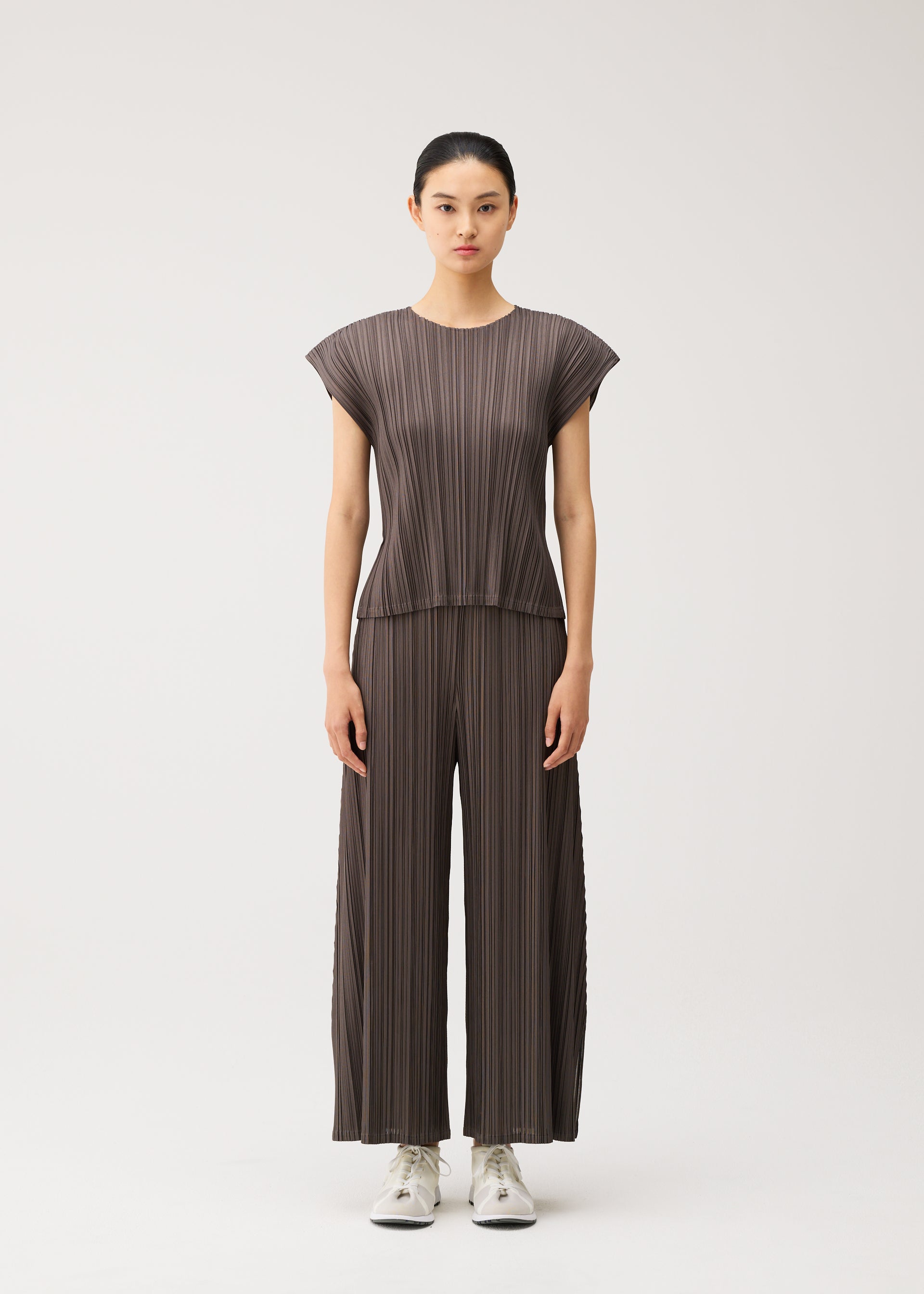 Issey Miyake Mellow Pleats top černý francouzský rukáv