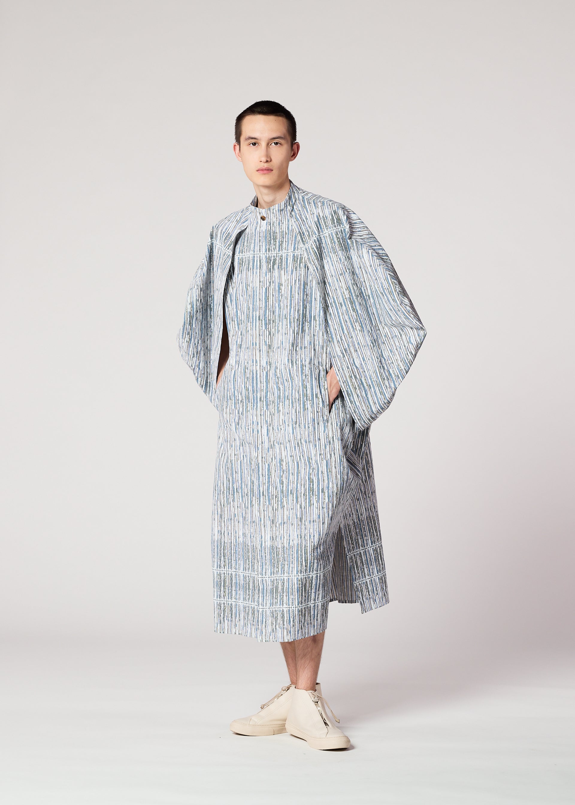 Issey Miyake Curviness košile Charcoal Gray 2
