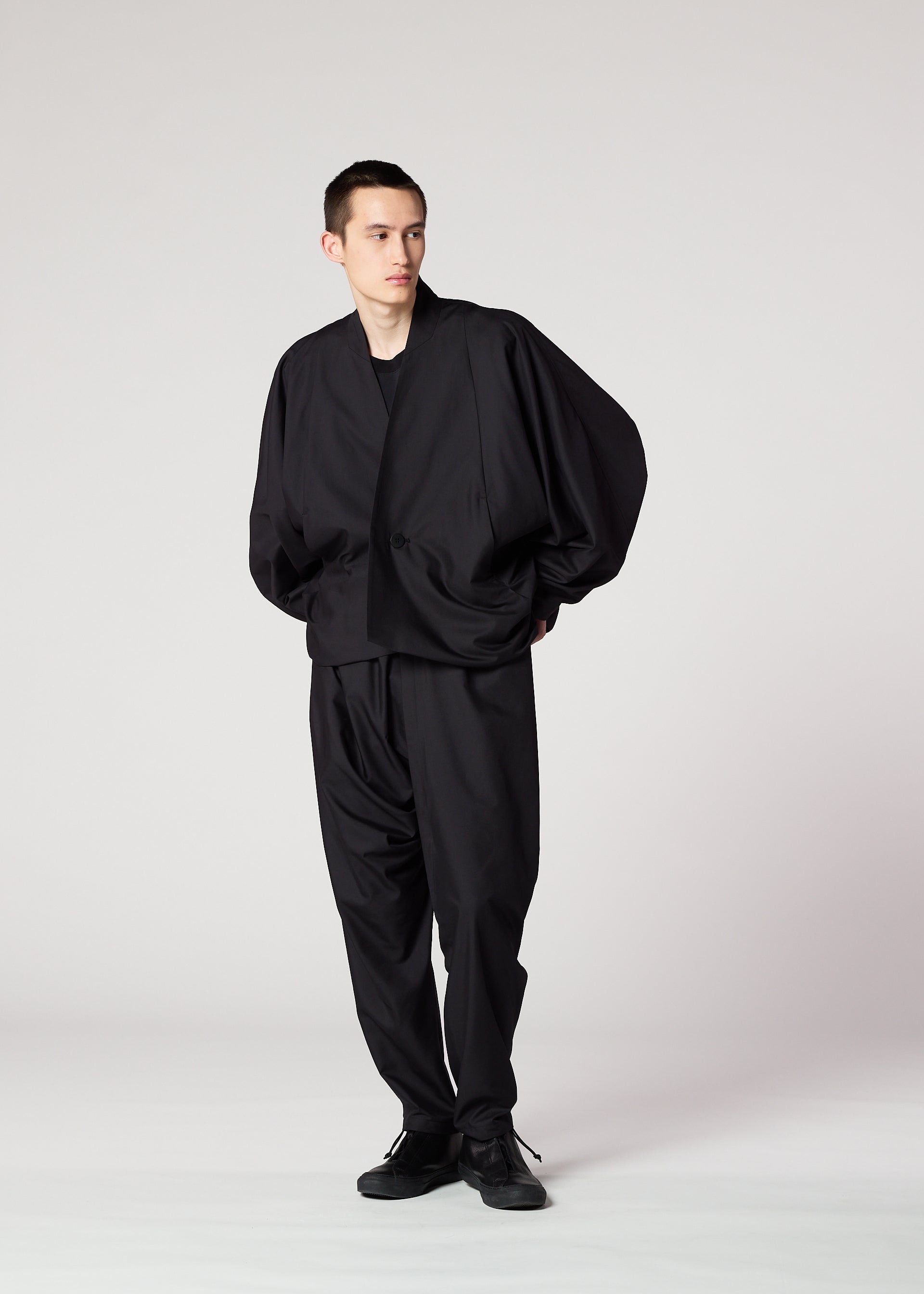 Issey Miyake SWING BLACK bunda černá vel. 3 bez límce