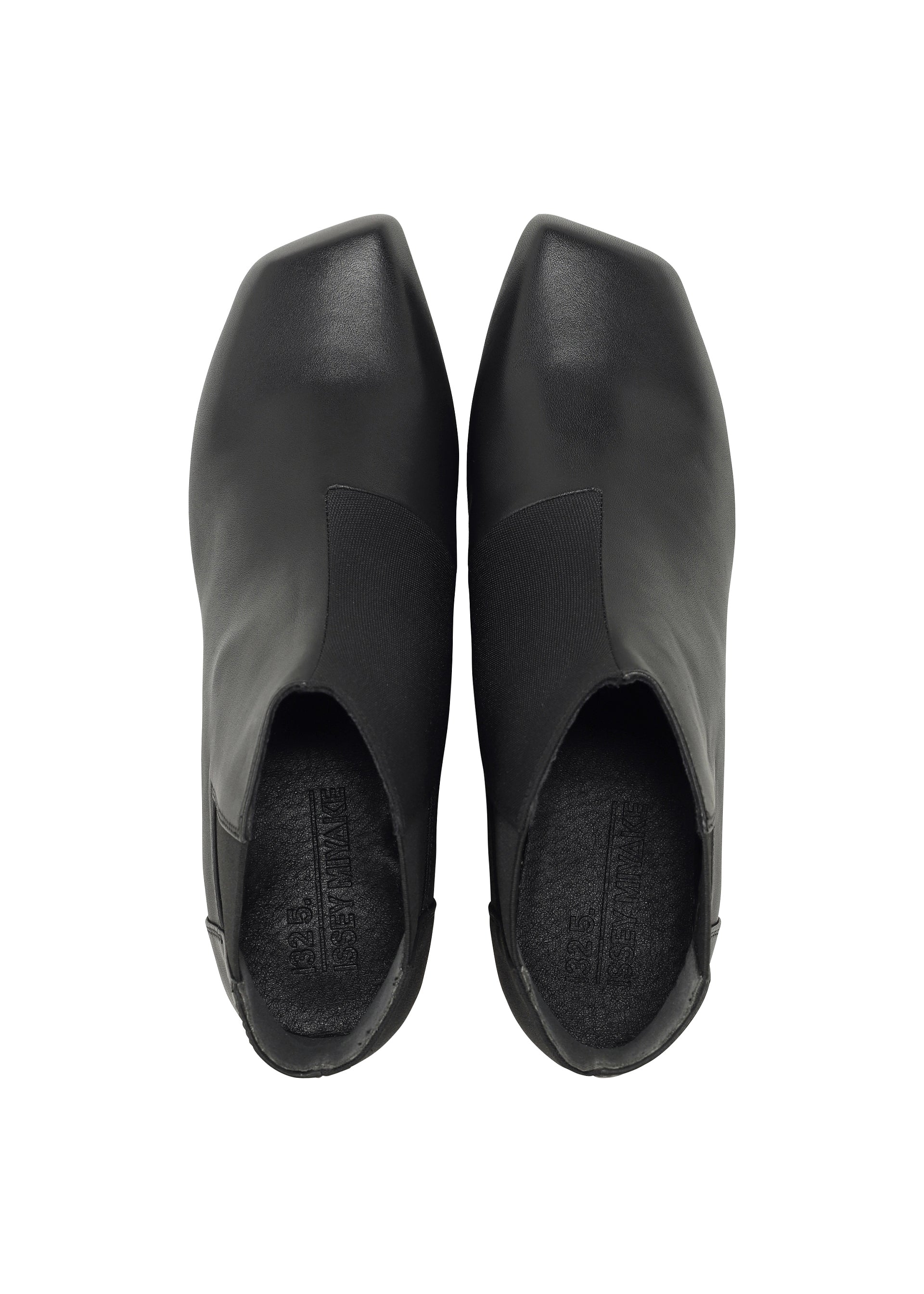 132 5. Issey Miyake Shoes 2 kotníková obuv černá 24,0