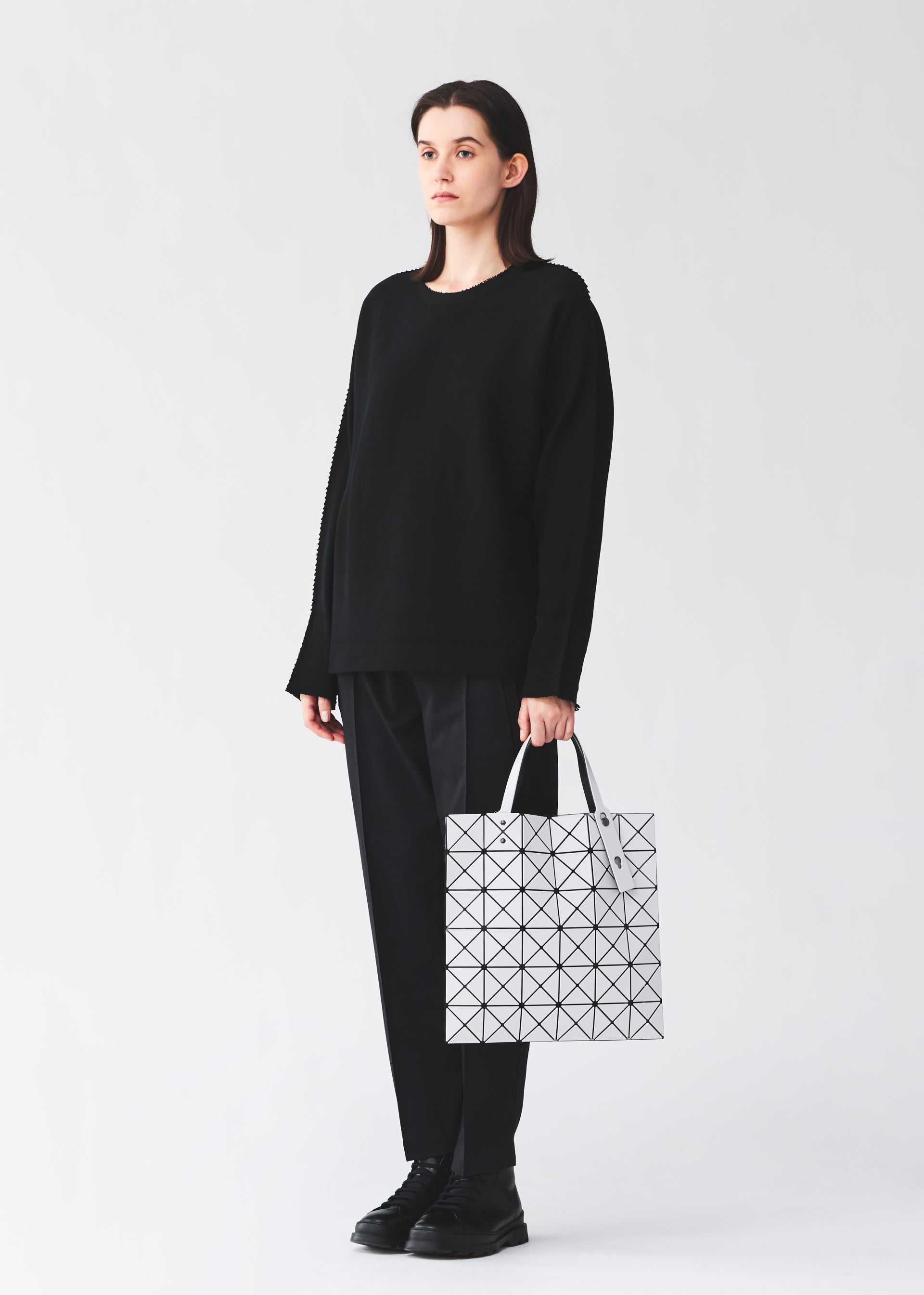 Issey Miyake Lucent BB63680 tote taška černá matná