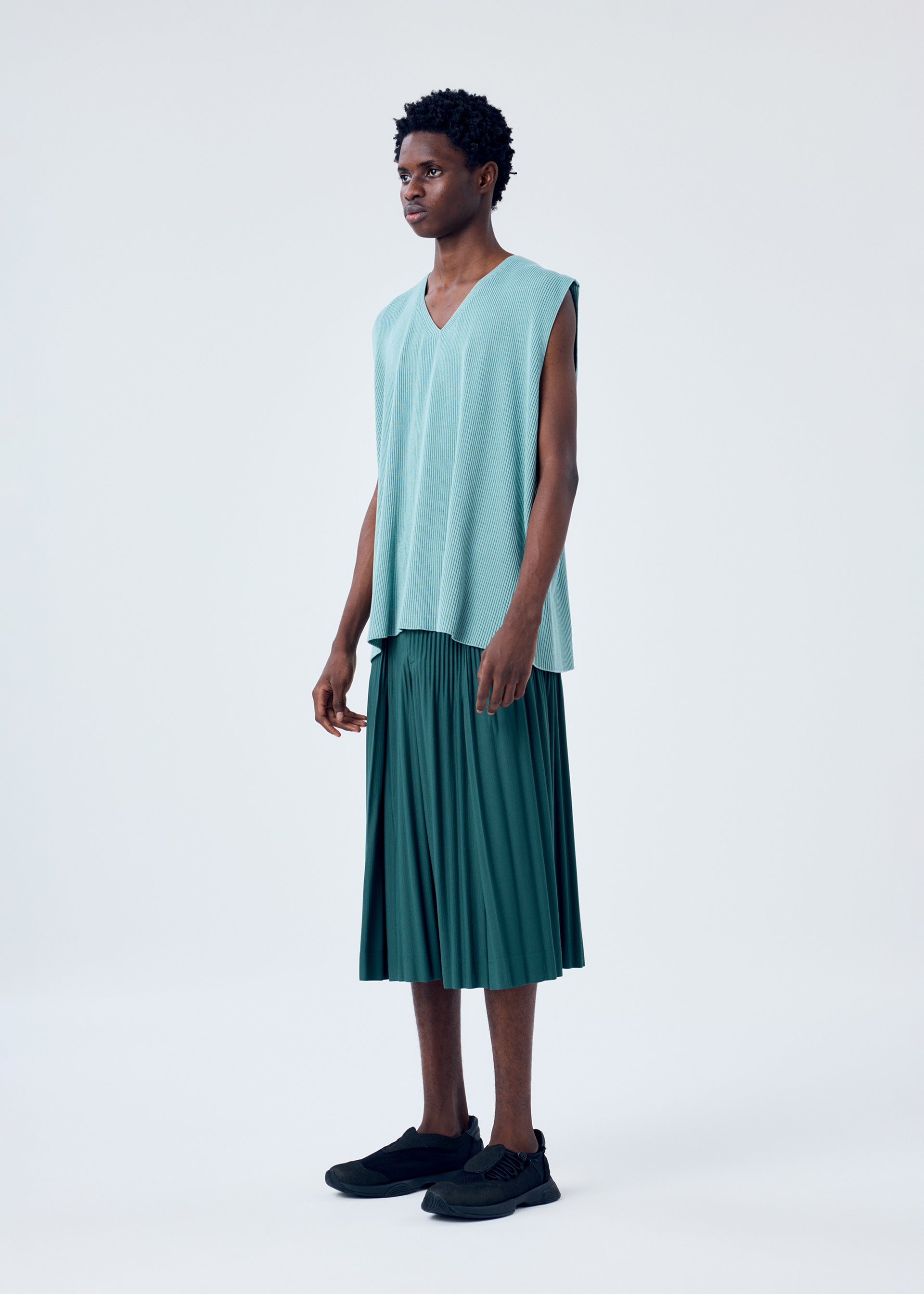 Issey Miyake Basic Knit vesta purple výstřih V