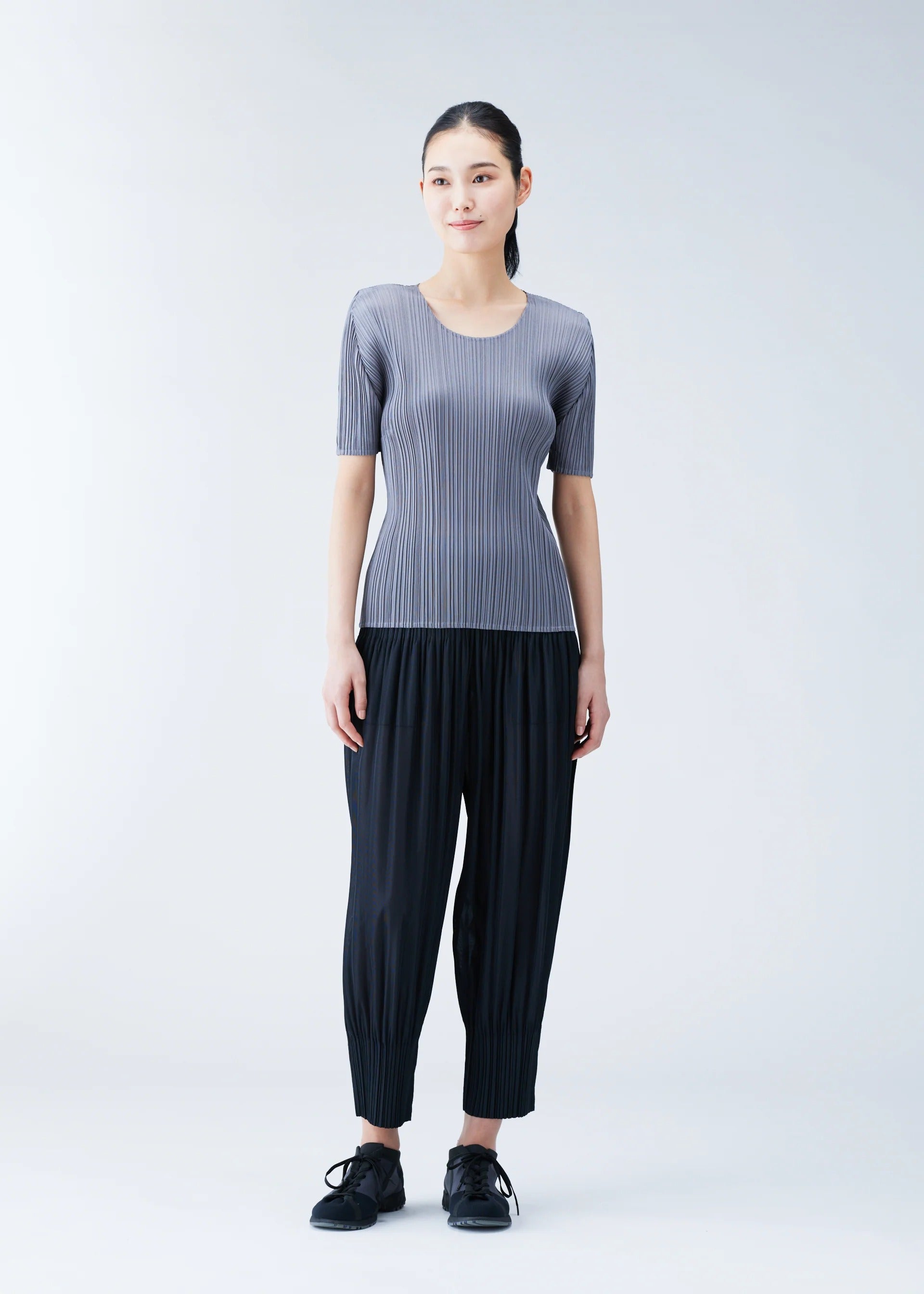 Issey Miyake Fluffy Basics kalhoty černá hladké
