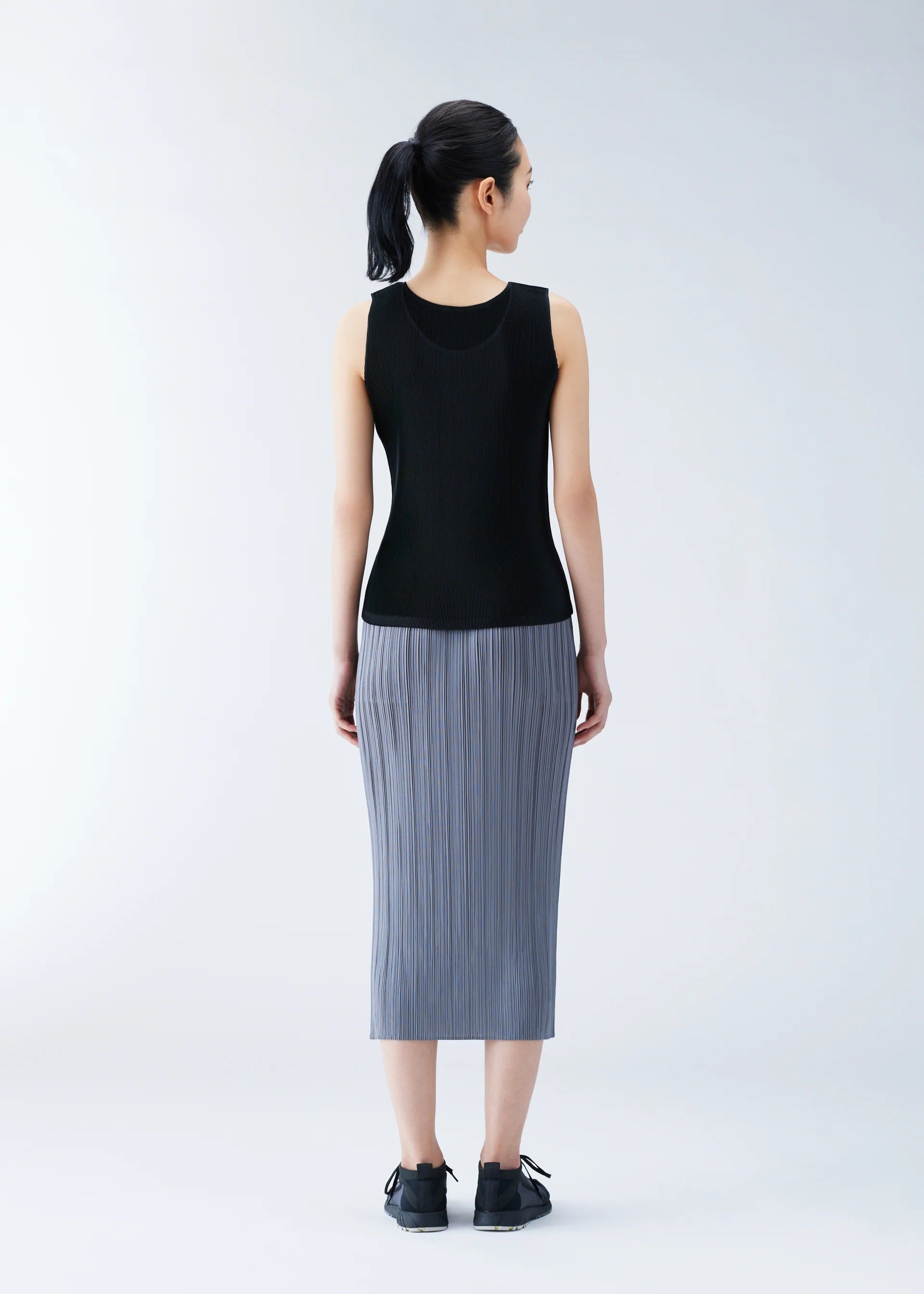 Issey Miyake Mist Basics top světle šedý lehký