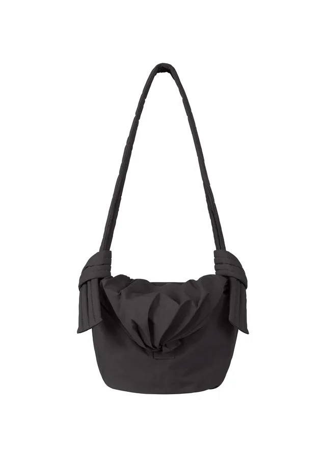 Issey Miyake Fuwa Fuwa crossbody kabelka černá lehká