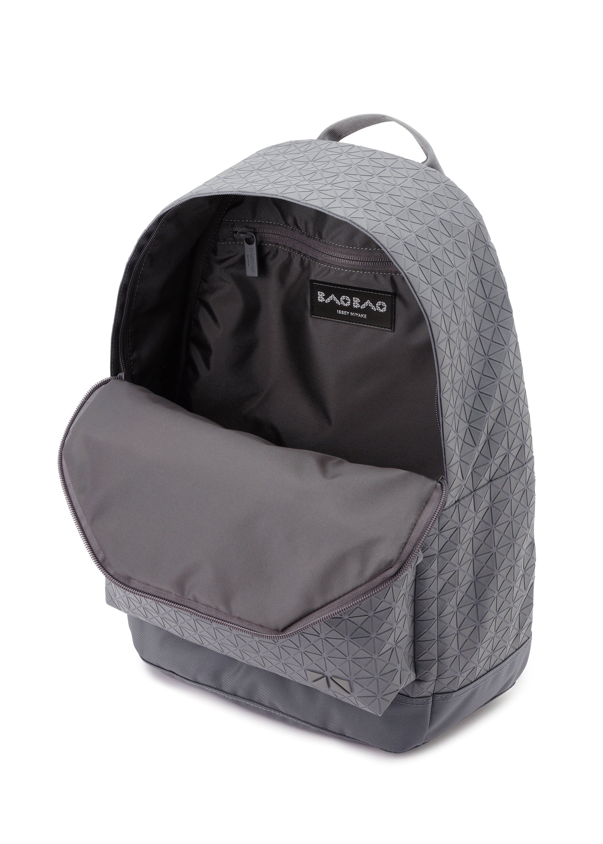 Issey Miyake Bao Bao Daypack One-Tone batoh šedý