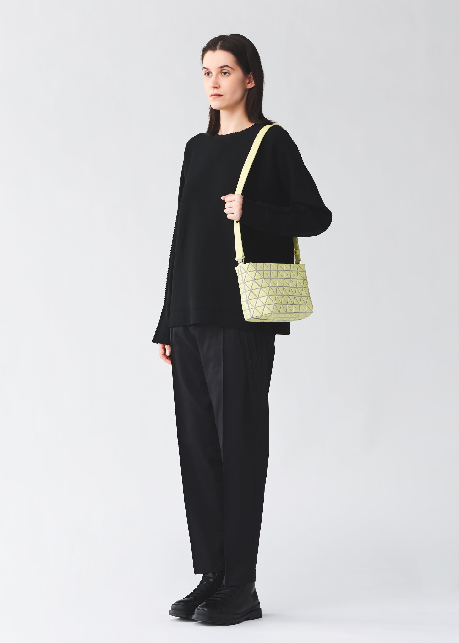Issey Miyake Crystal BB63310 kabelka černá matná