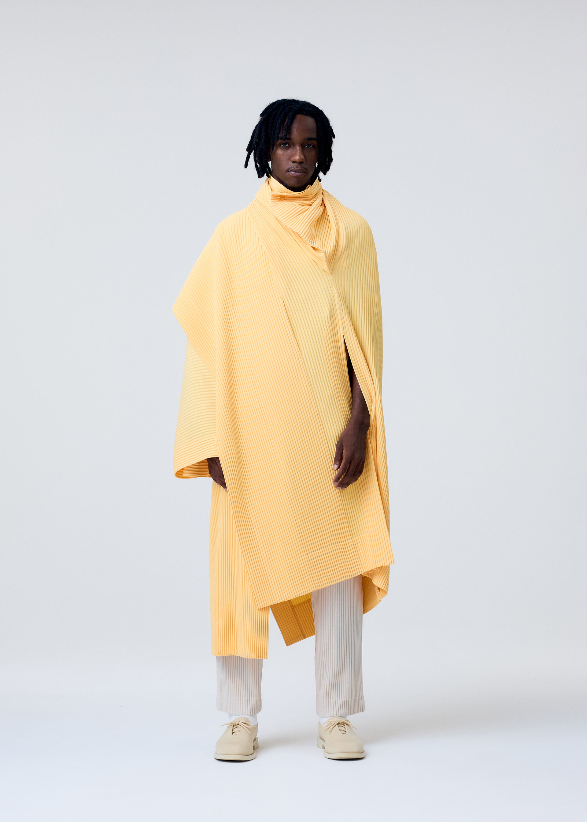 Issey Miyake Homme Plissé Wear or Wrap kabát egg plant black