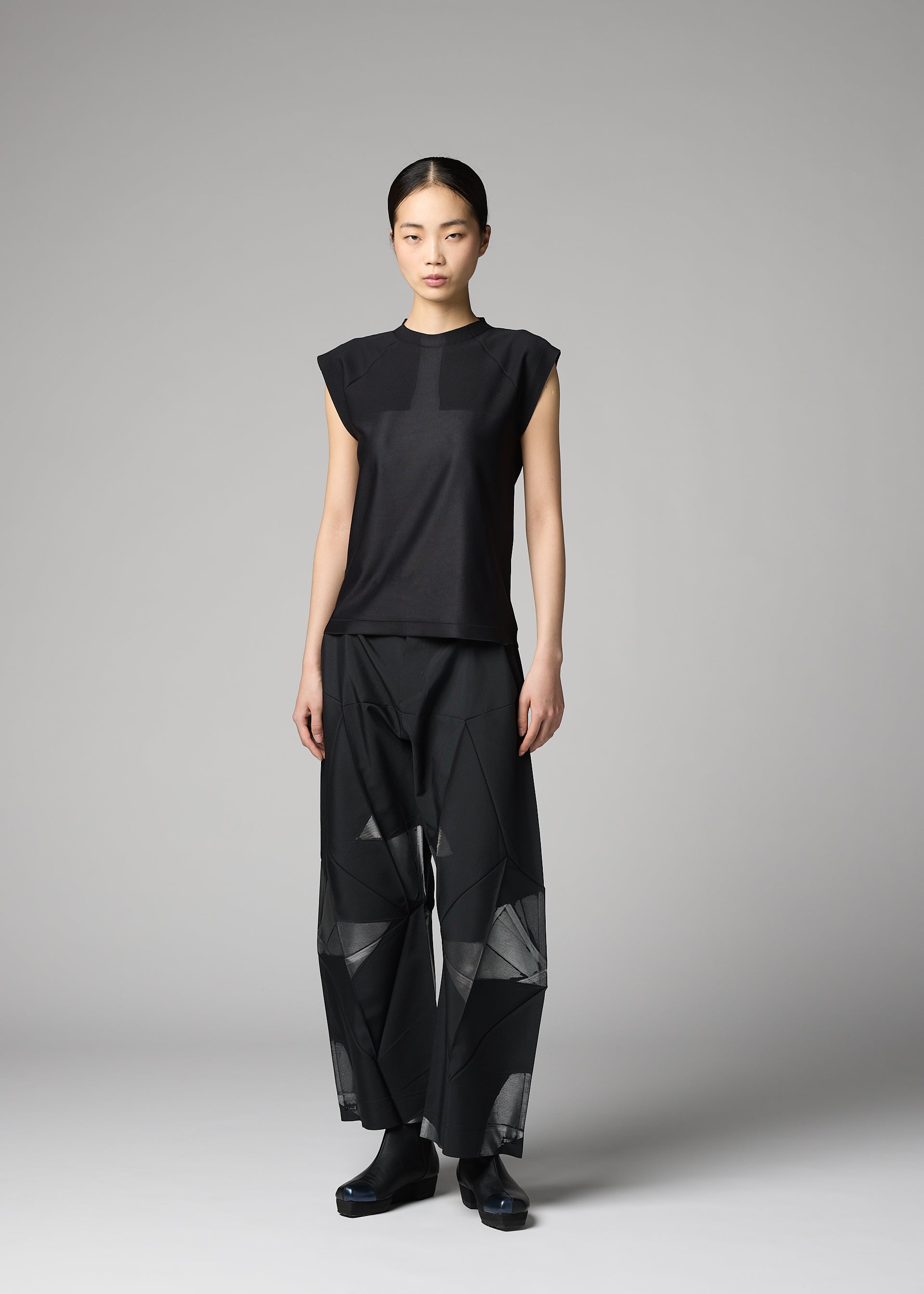 Issey Miyake 132 5 F-KN úplet černý bezešvý skládaný