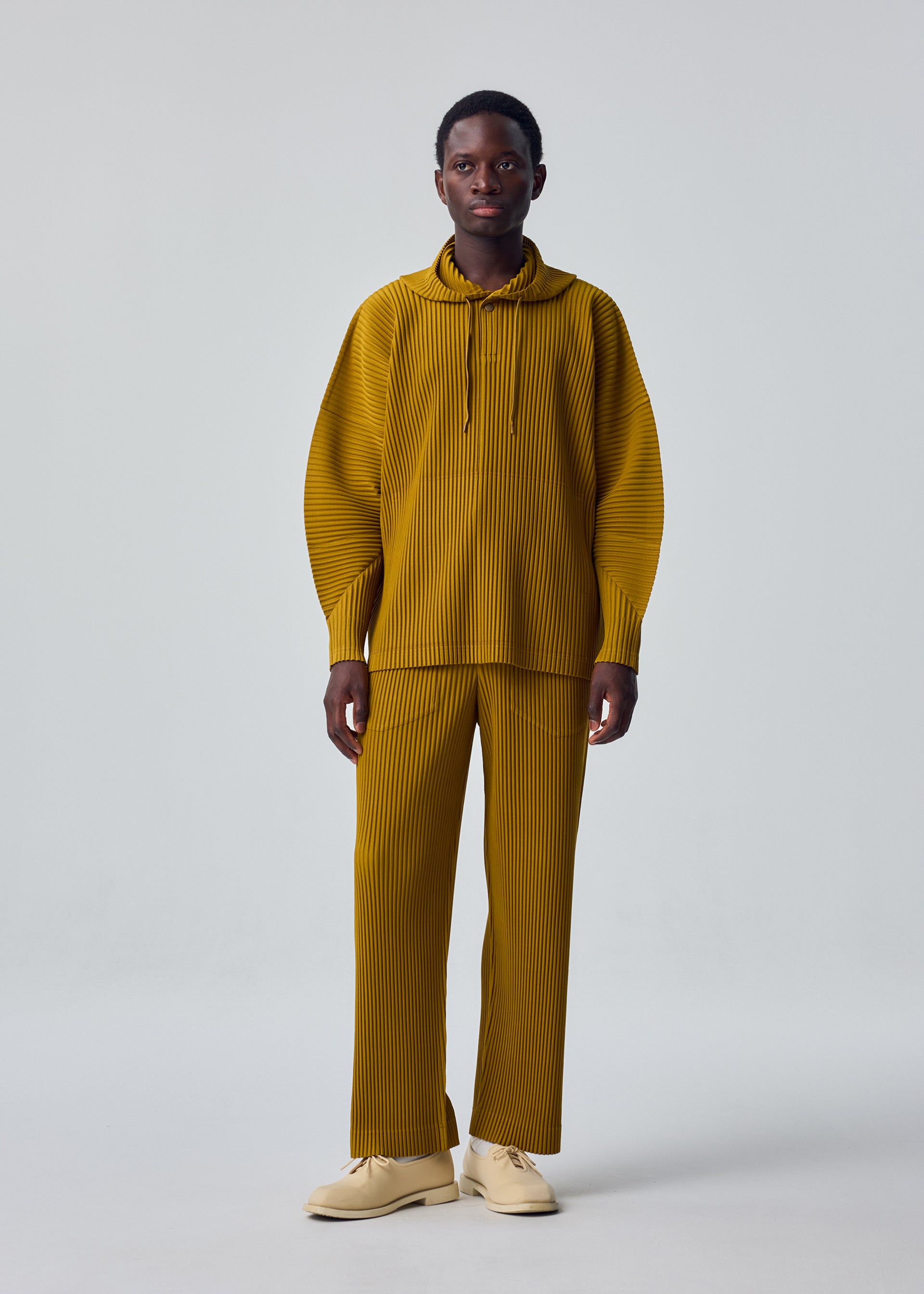 Issey Miyake Monthly Colors October mikina dandelion