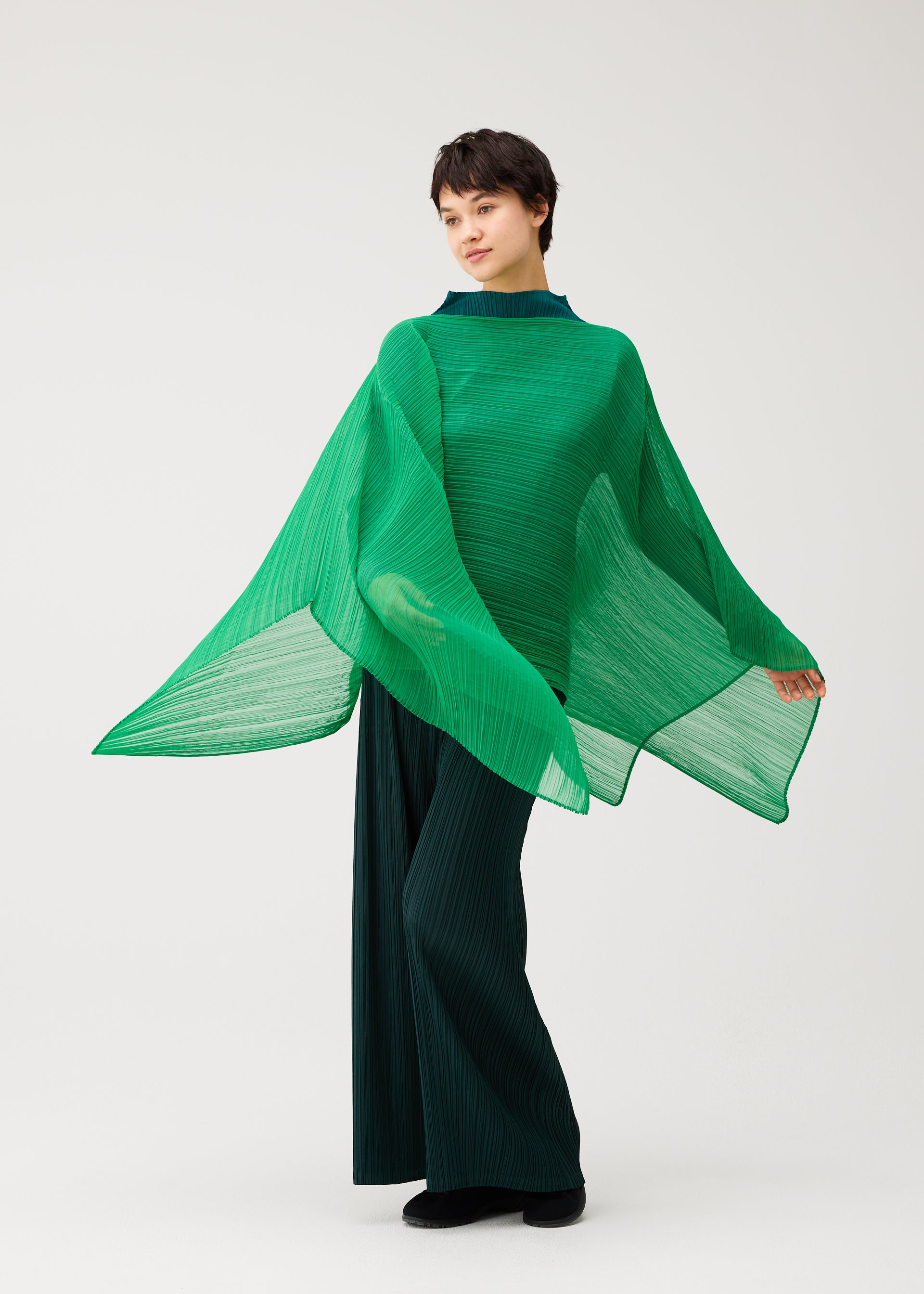Issey Miyake Pleats Please Madame-T October štola zelená