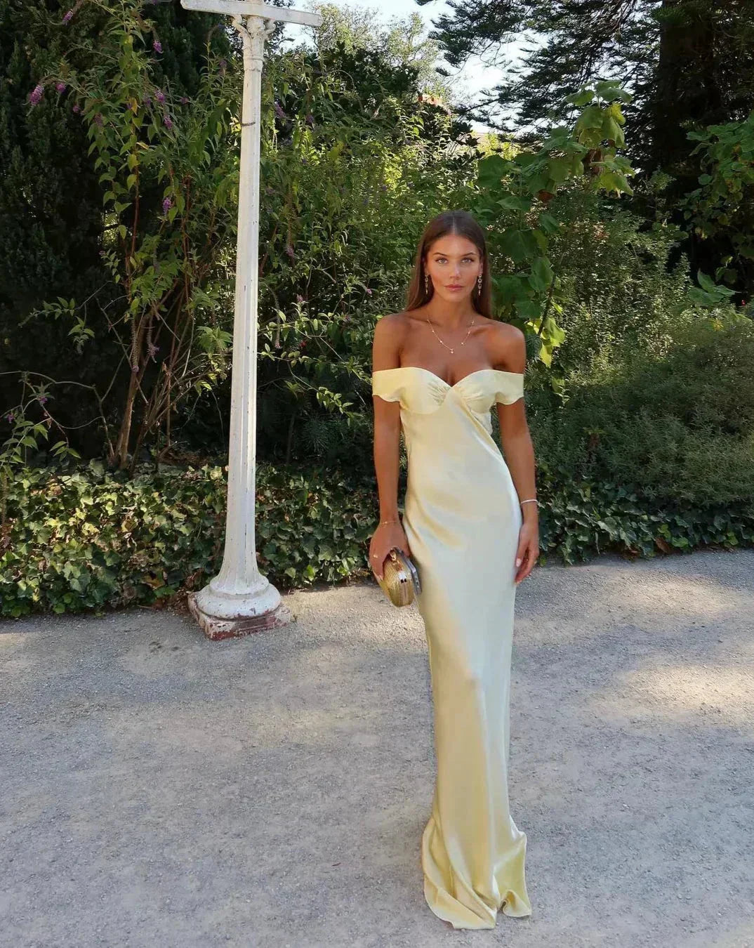 Norielle žluté saténové šaty bustier S s rozparkem