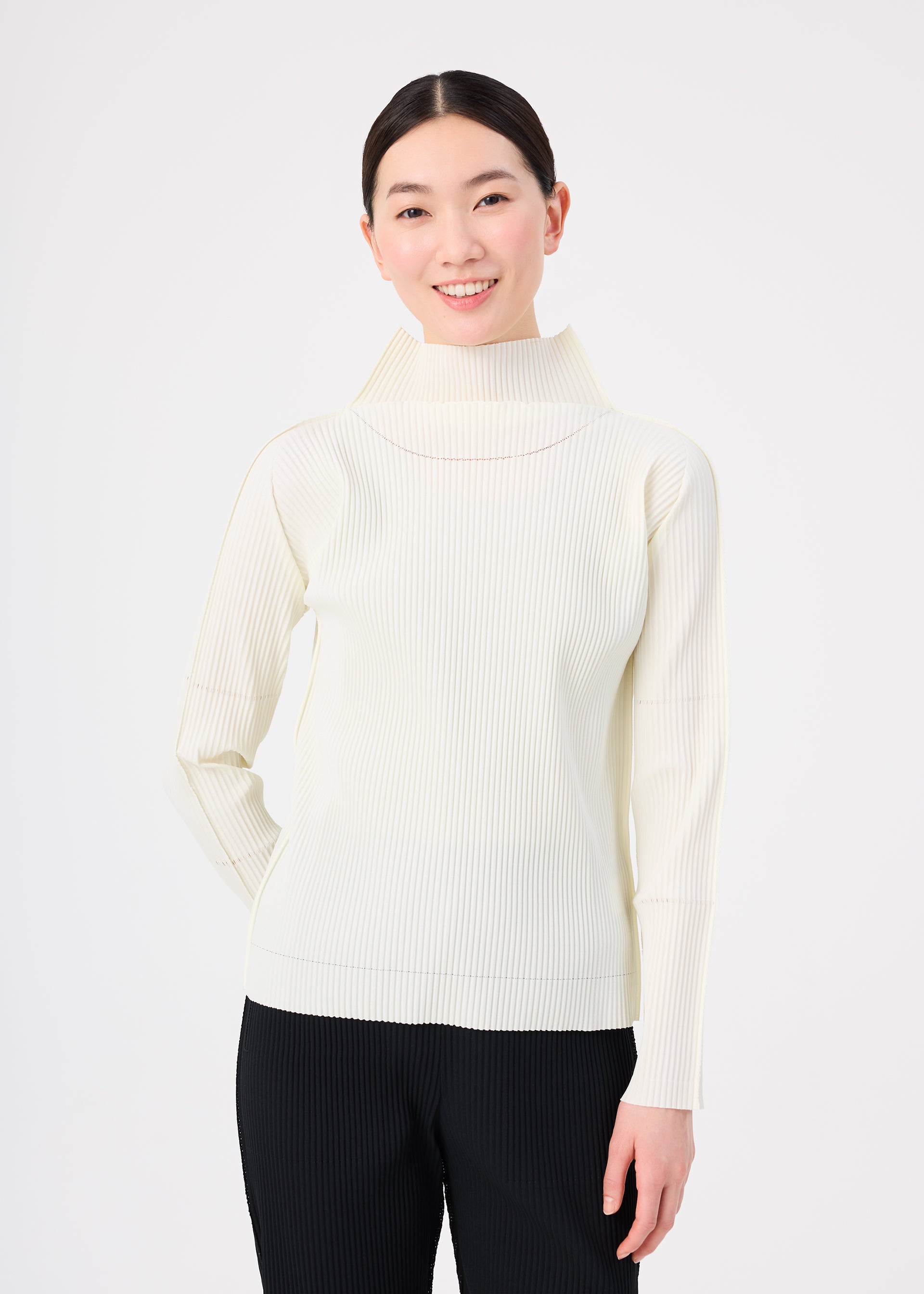 Issey Miyake Fine Knit Pleats rolák bílý s dlouhým rukávem