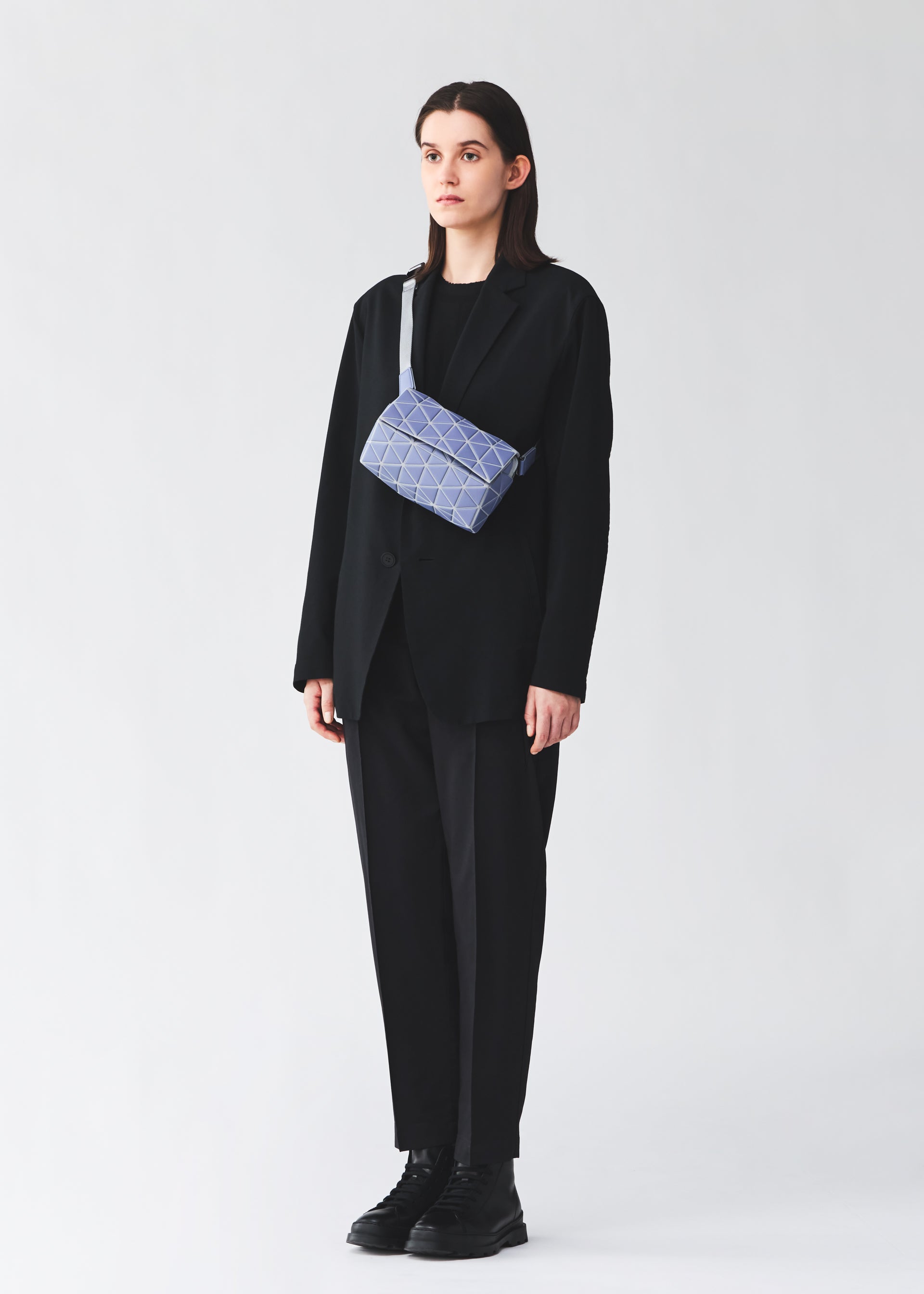 Issey Miyake Hexagon kabelka Matte Black koženková