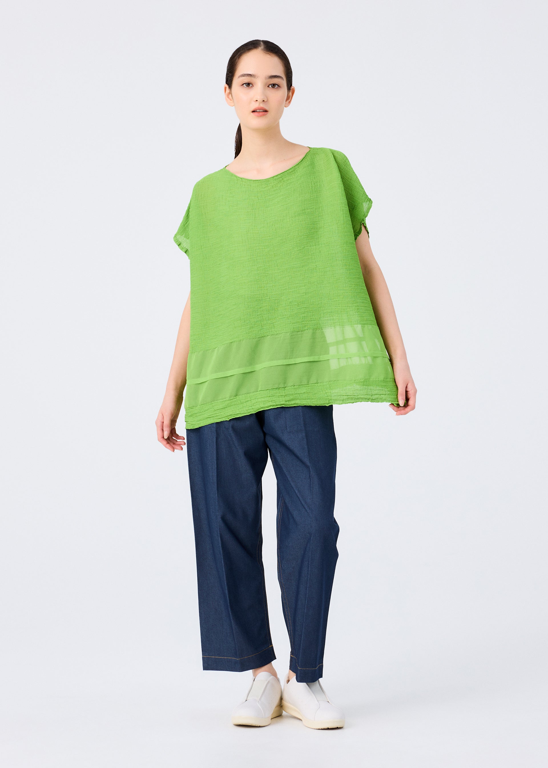 Issey Miyake Sheer Crepe top černá poloprůhledný krep