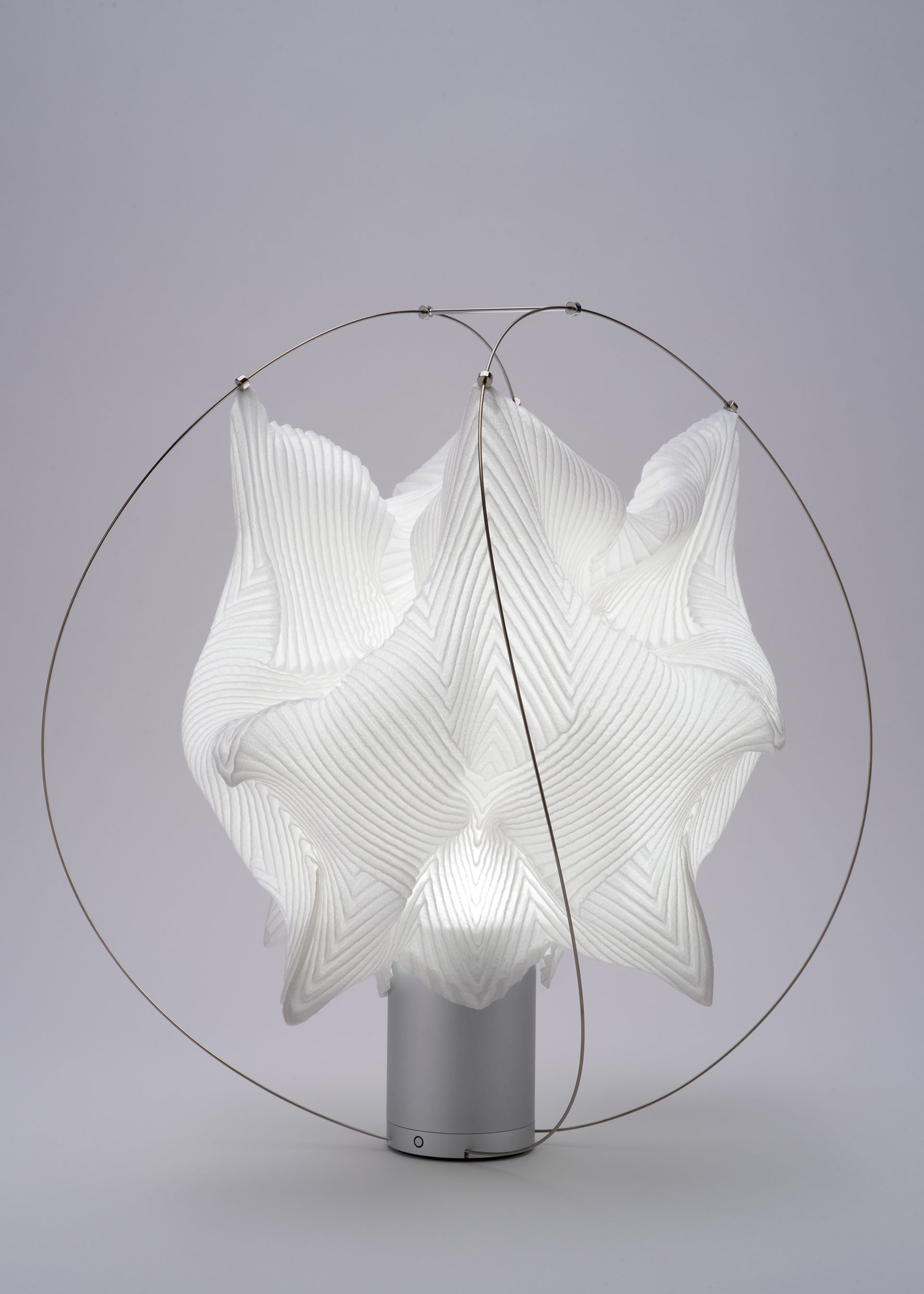 Issey Miyake Type-XIII O Series Shade stínidlo bílé