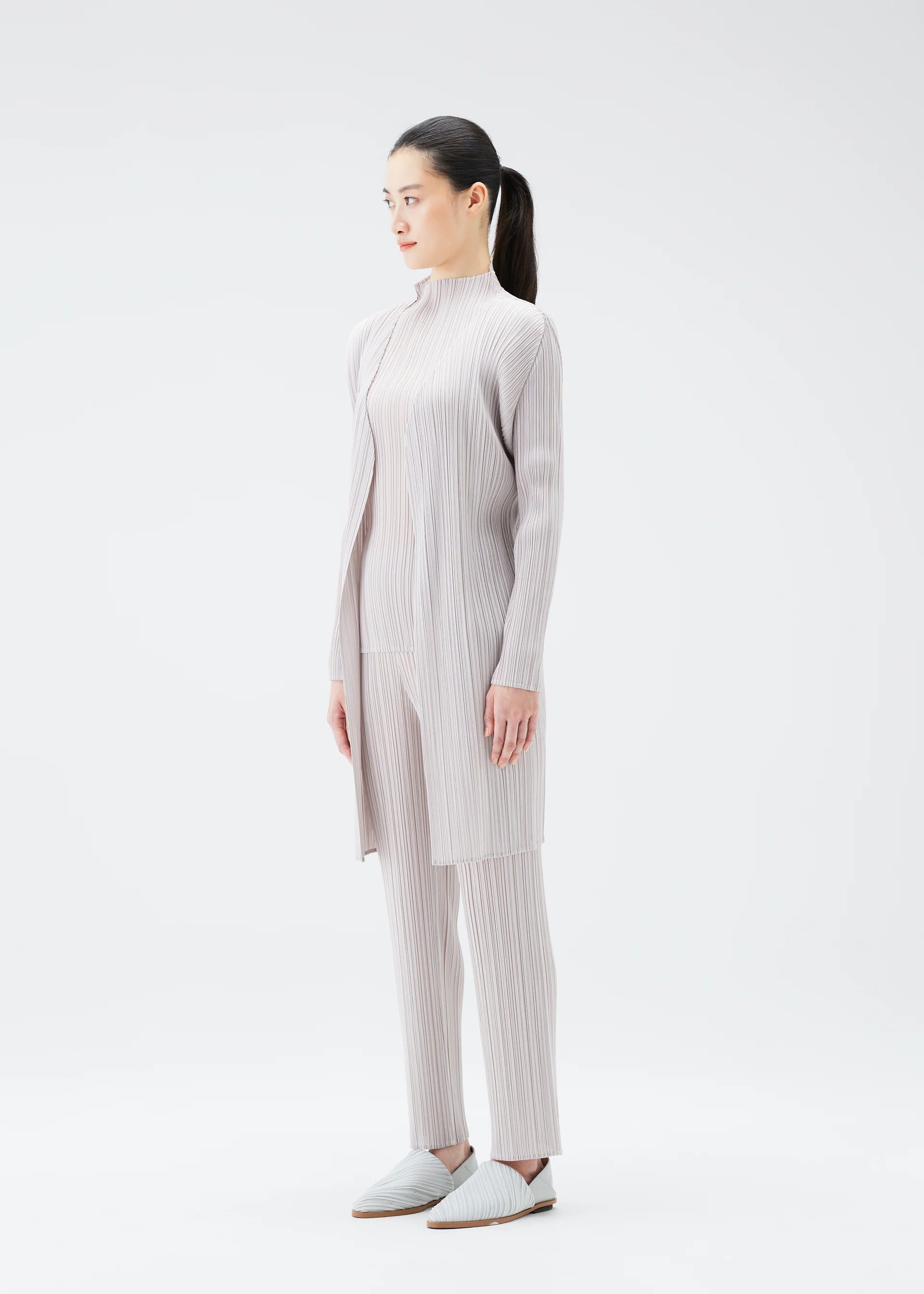 Issey Miyake New Colorful Basics 4 kabát Carmine střední