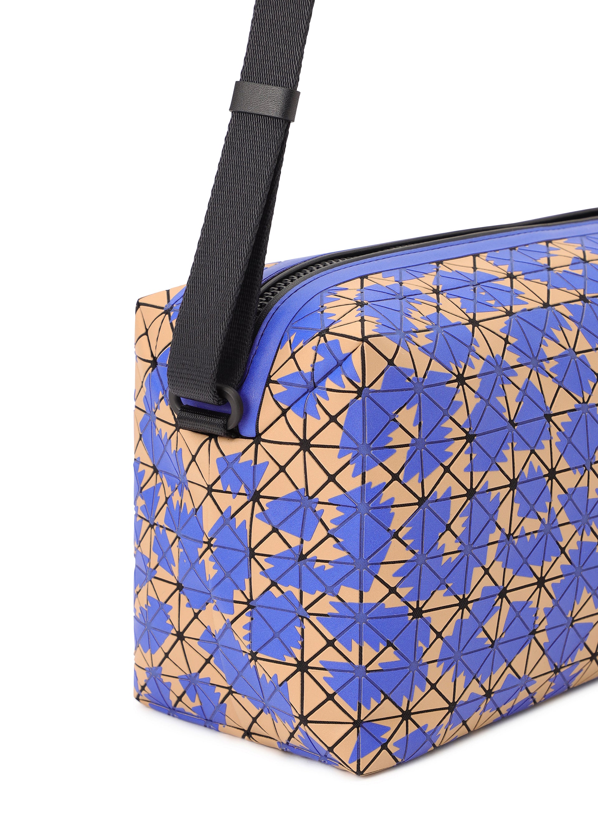 Issey Miyake Saddle Bag Dapple kabelka hnědá