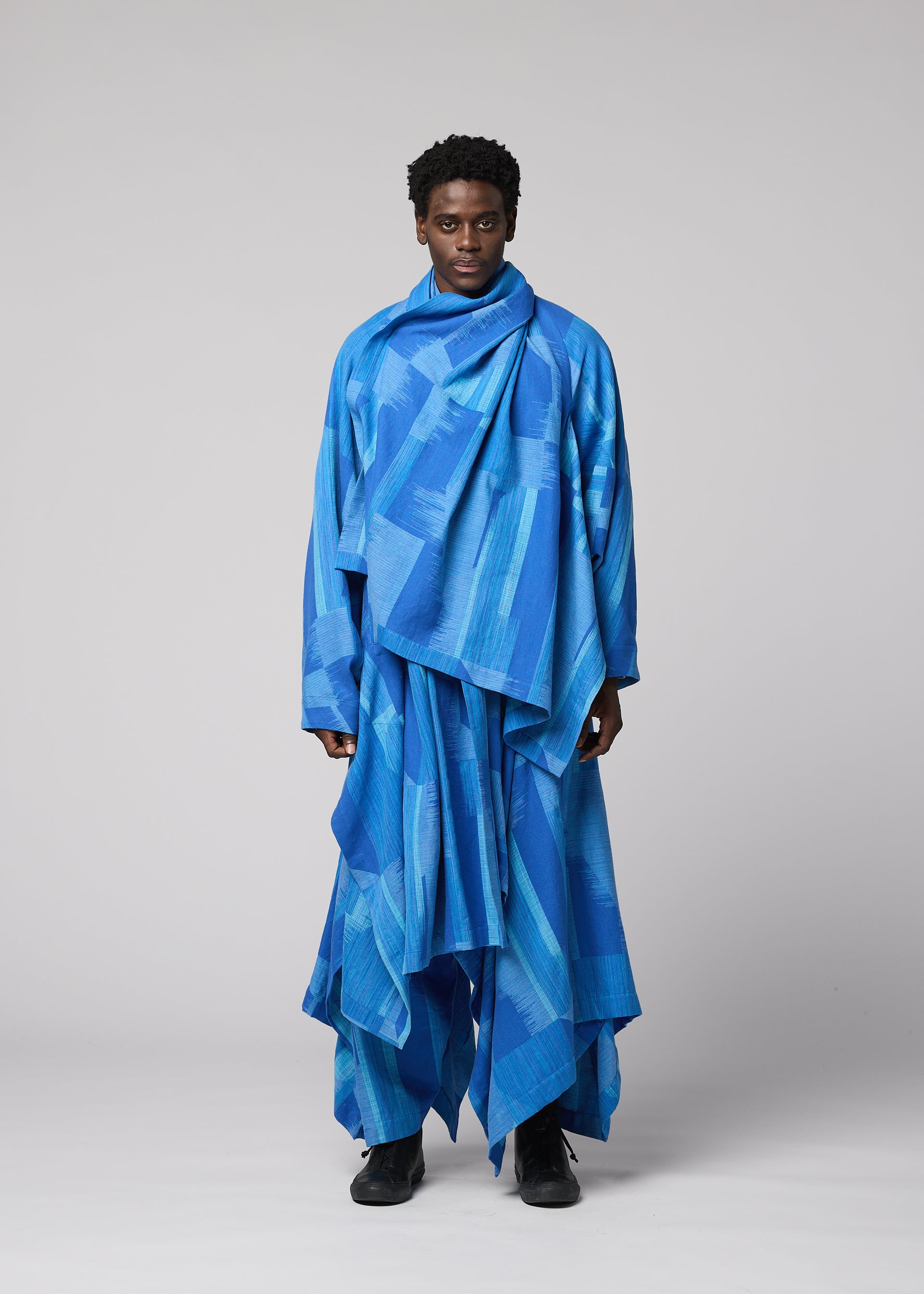 Issey Miyake Kasuri bunda Black vel. 2 splývavá