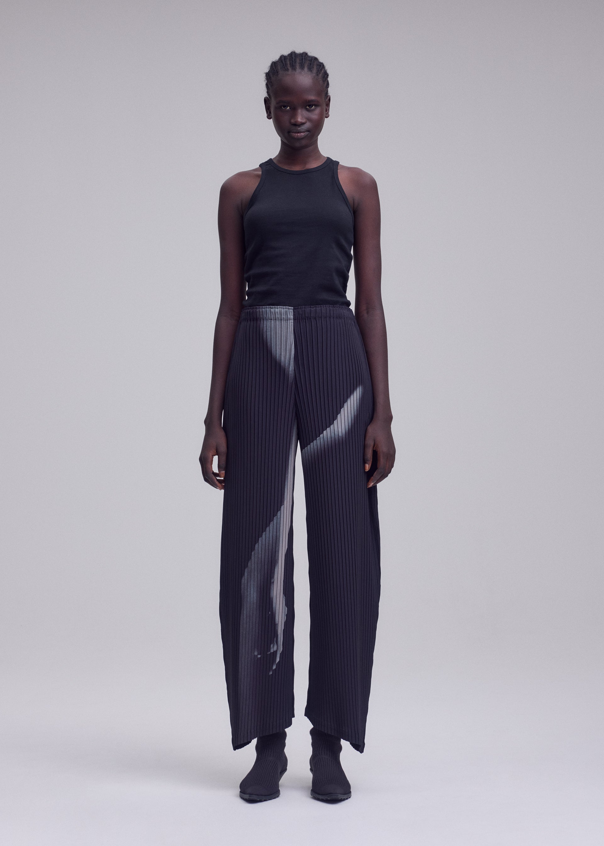 Issey Miyake Hands of Lover Pleats kalhoty Black-Hued