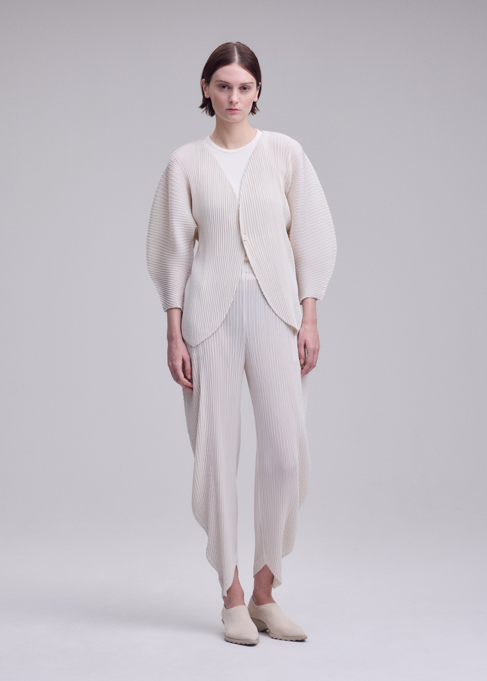 Issey Miyake Leaf Pleats kardigan Off-White listový