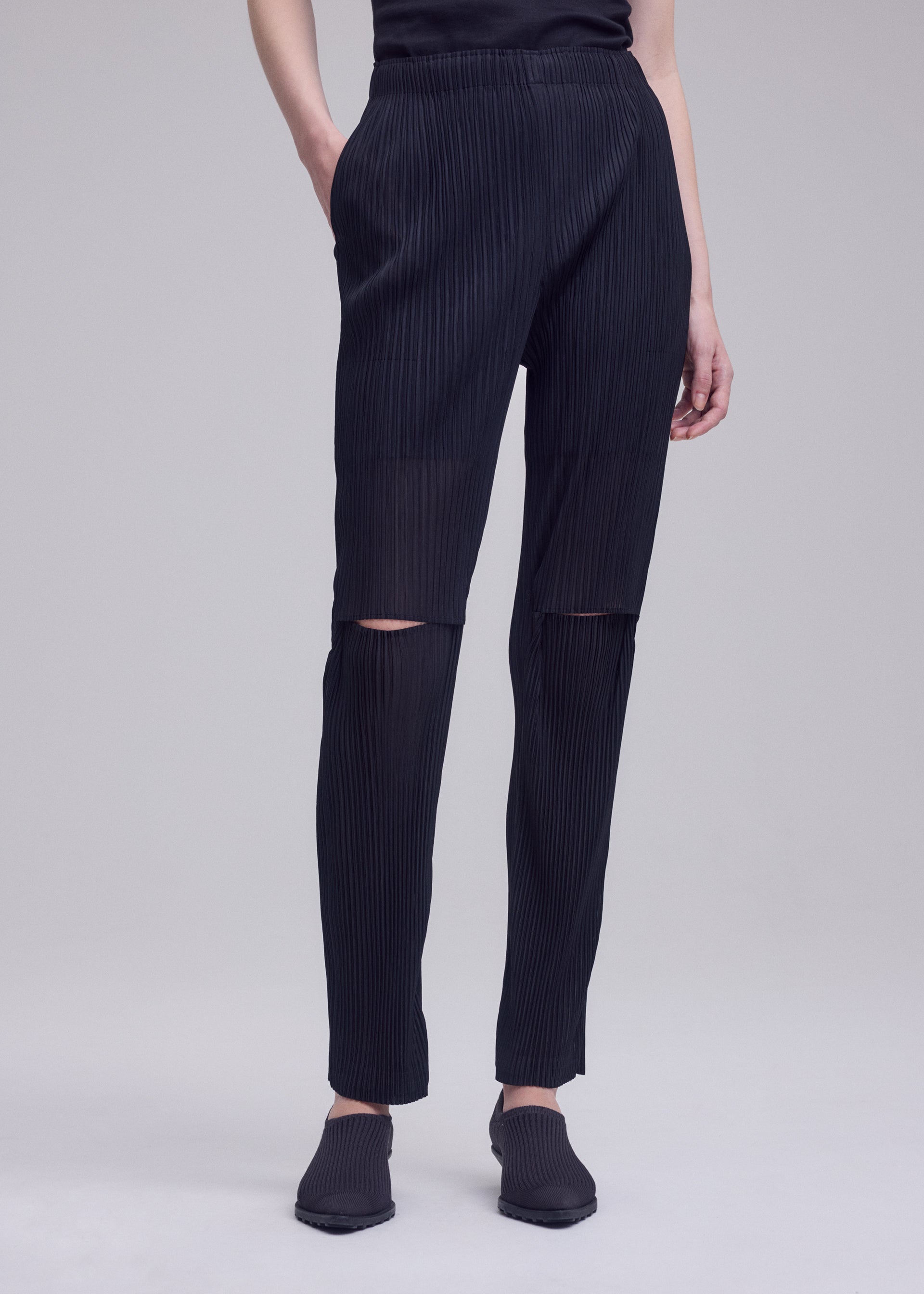 Issey Miyake Sheer Slit Pleats kalhoty černé průsvitné