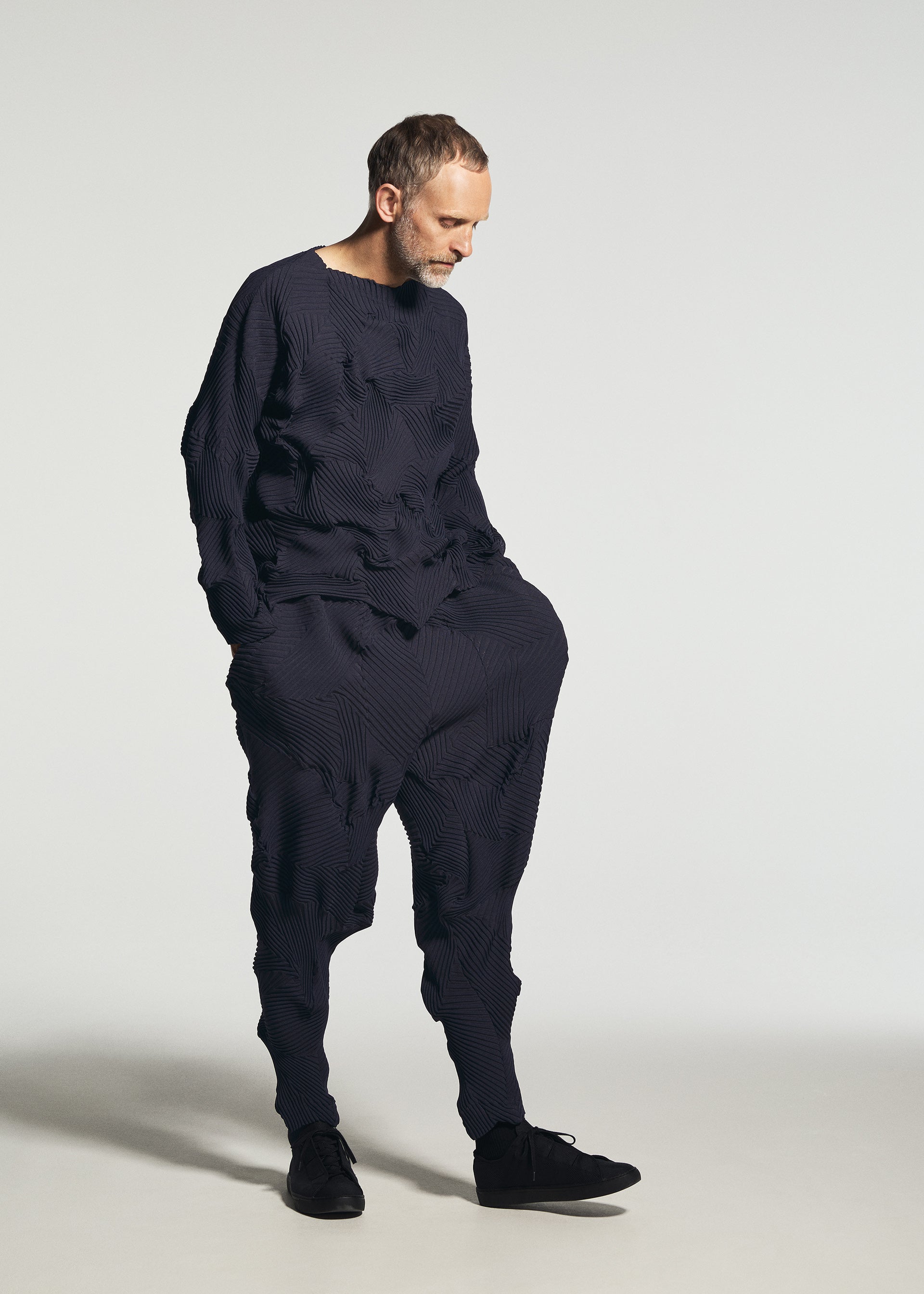 Issey Miyake Type-P 003-1 AT63FF058 kalhoty černé vel. 3 skládané