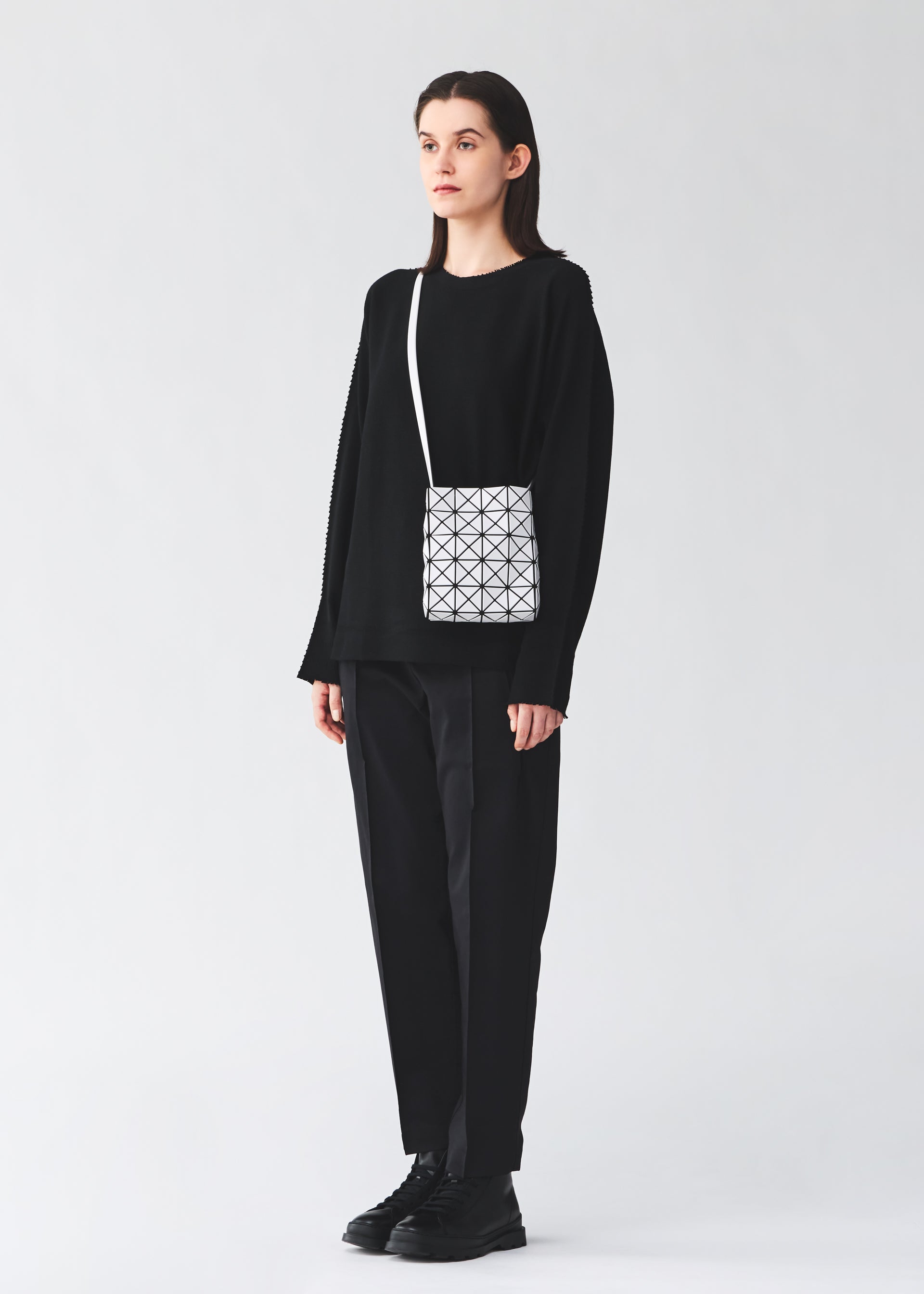 Issey Miyake Prism Matte BB63AG506 crossbody černá mat