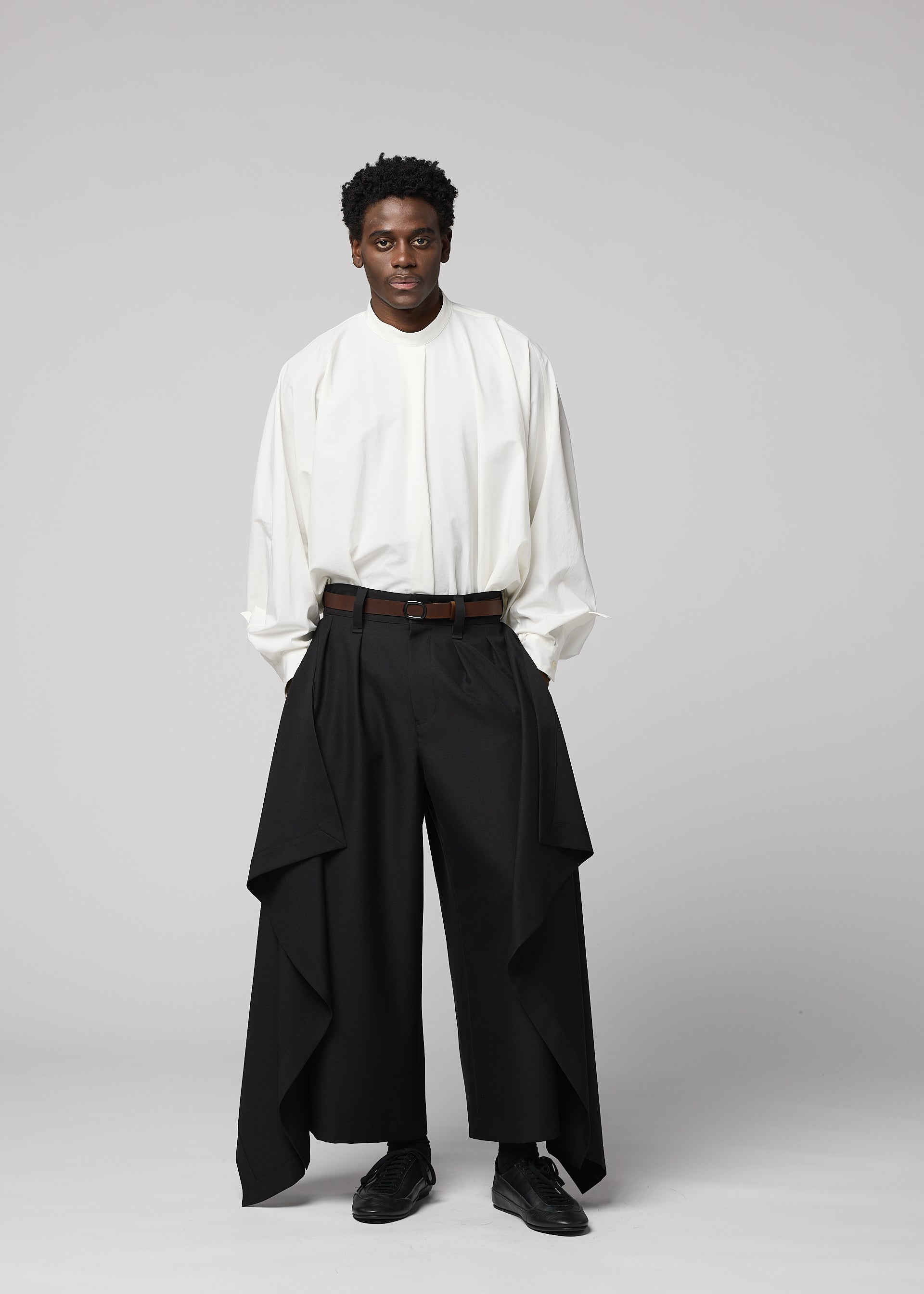 Issey Miyake IM Men Oval pásek černý přírodní kůže